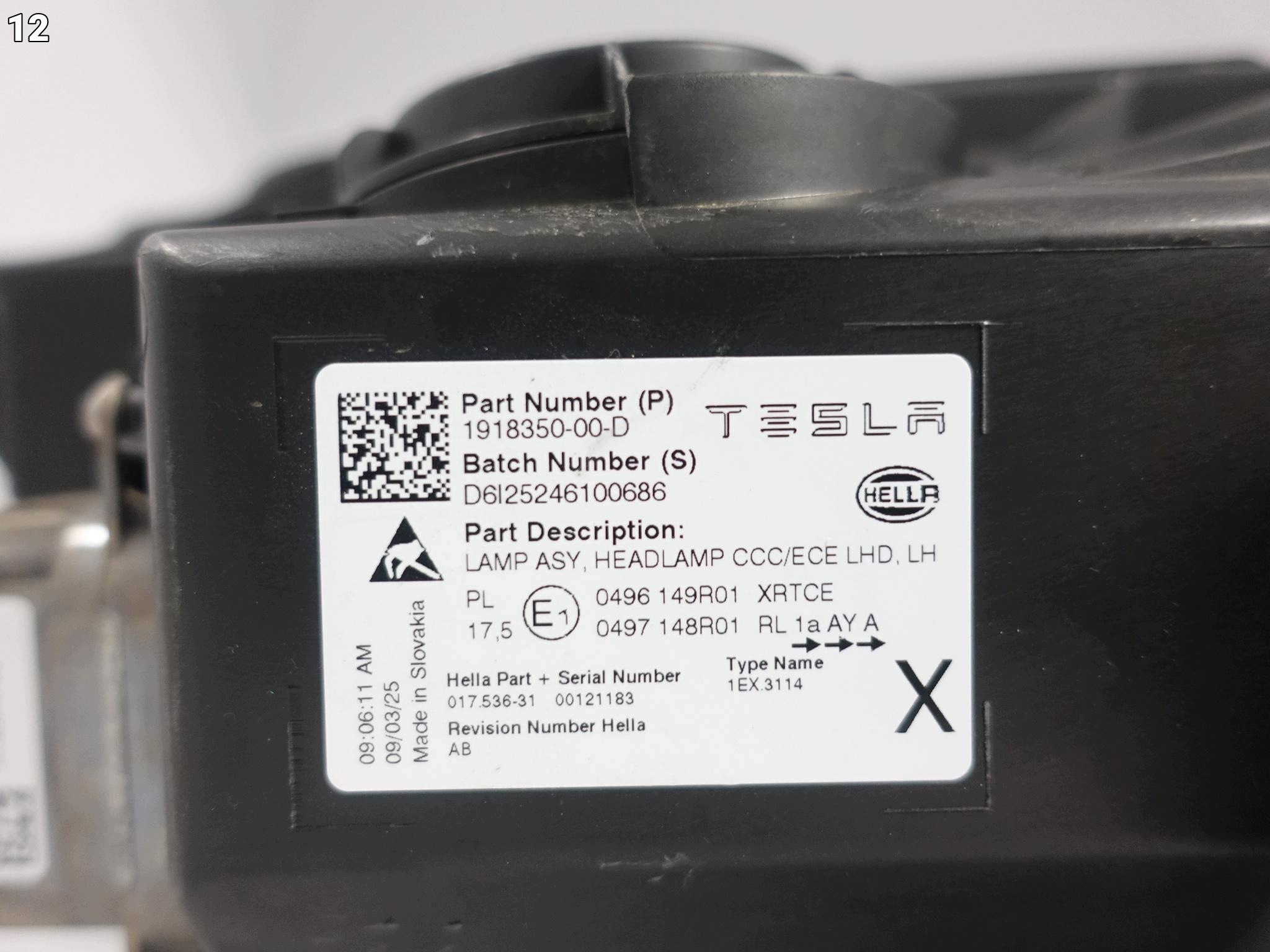 TESLA MODEL Y JUNIPER 25- světlo FULL LED DRL levá předek EUROPA