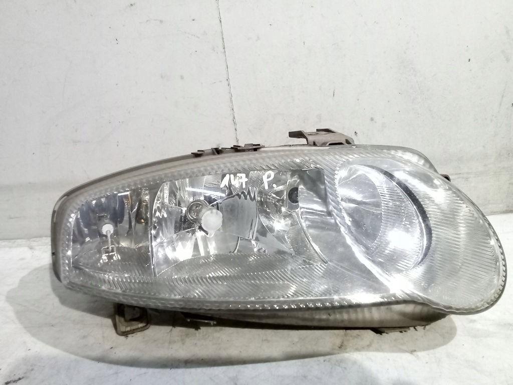 Alfa Romeo 147 light right front front