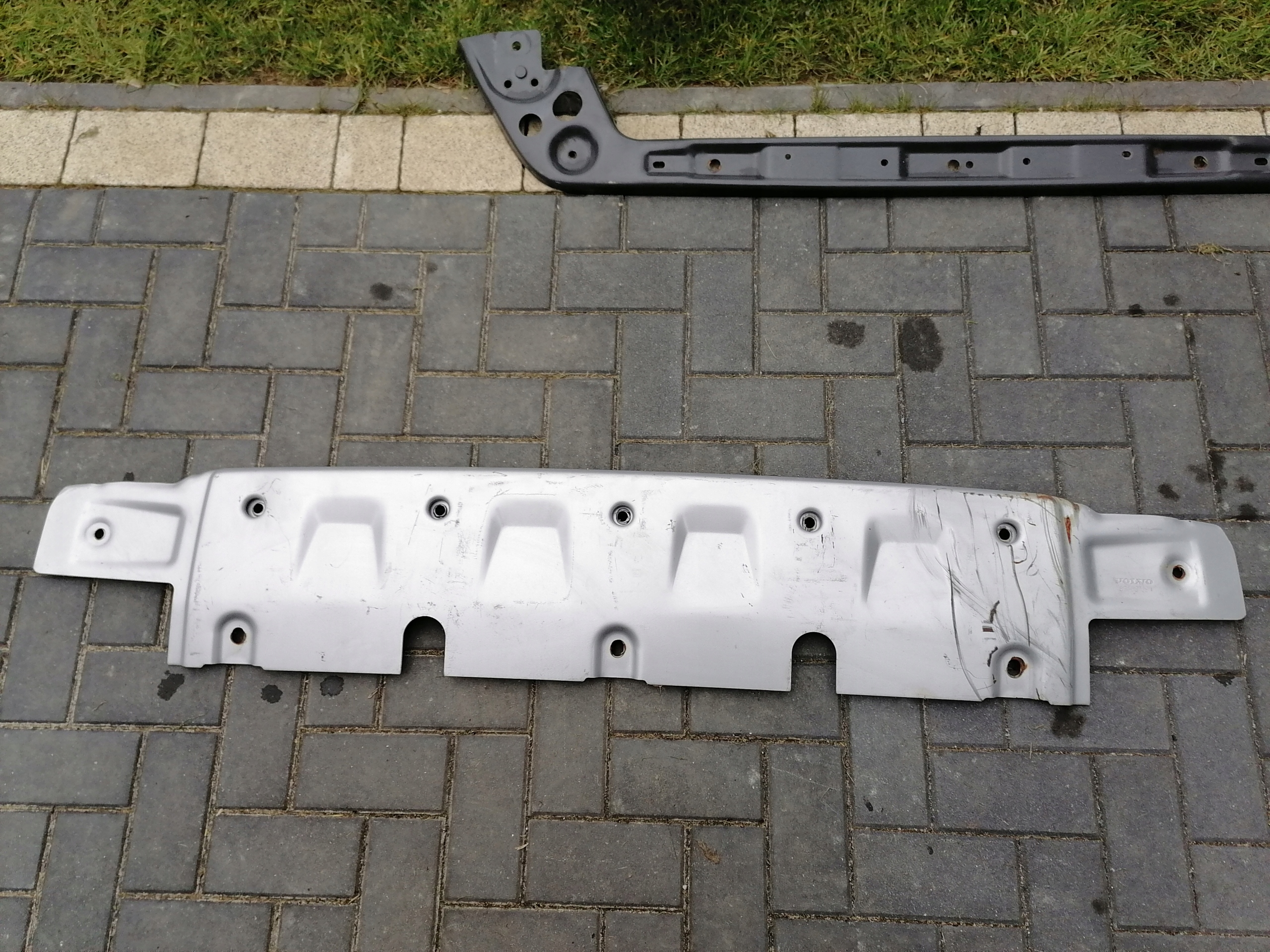 VOLVO FMX ZDERZAK BLACHA