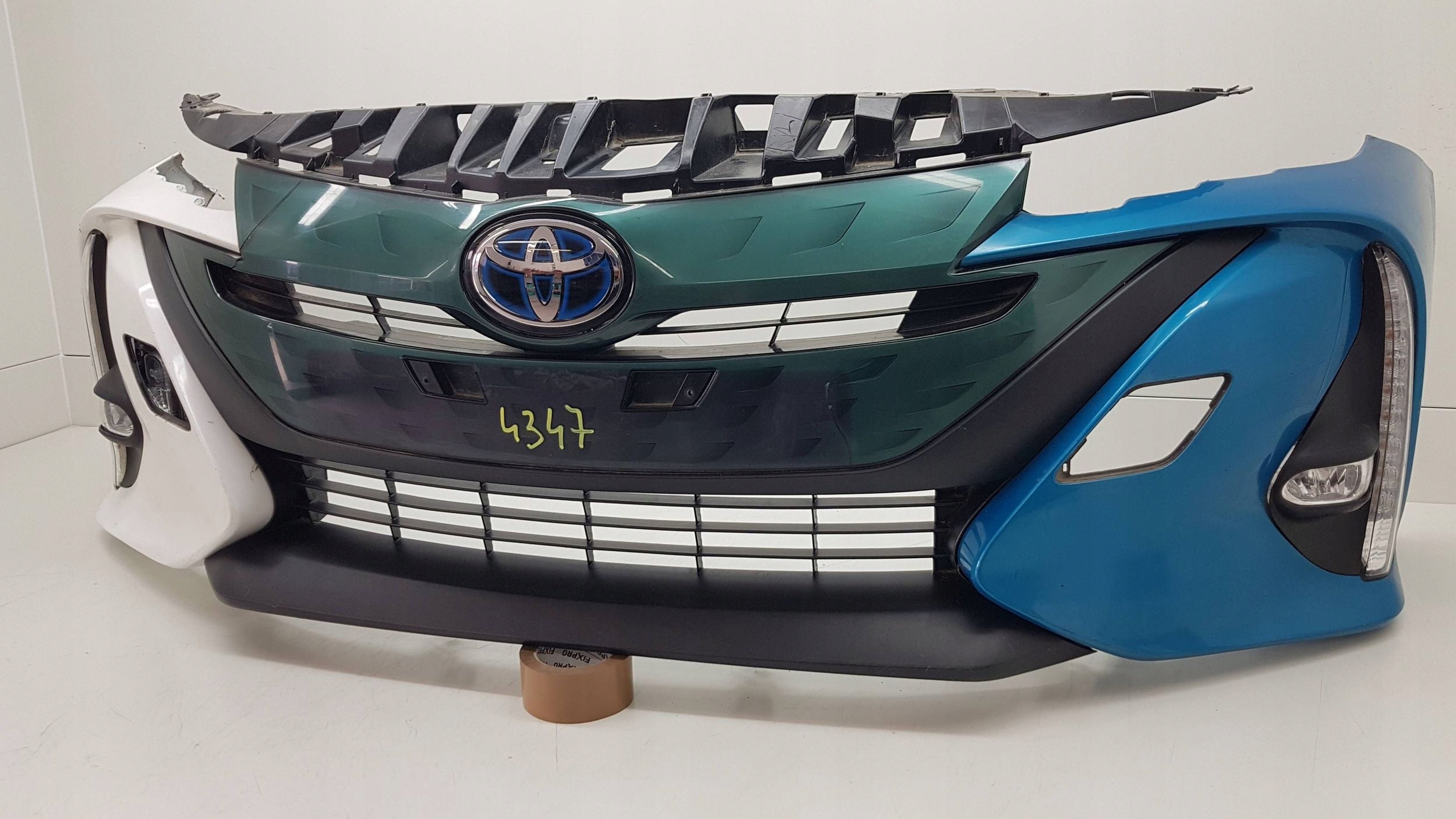 TOYOTA PRIUS plus PRIME 2016 - bumper front 52113-47090