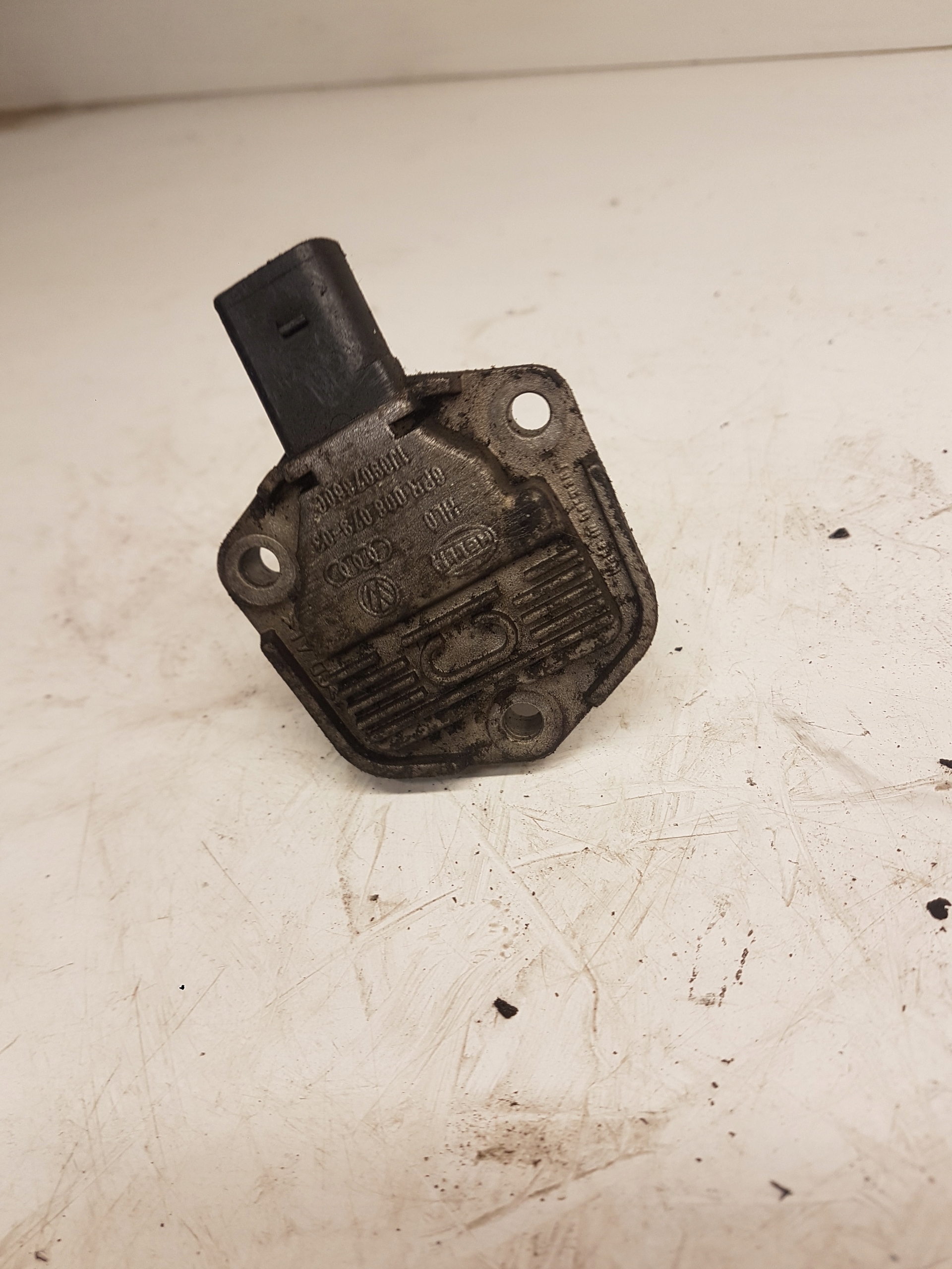 CZUJNIK POZIOMU OLEJU AUDI VW SEAT 1J0907660C Typ samochodu Samochody osobowe