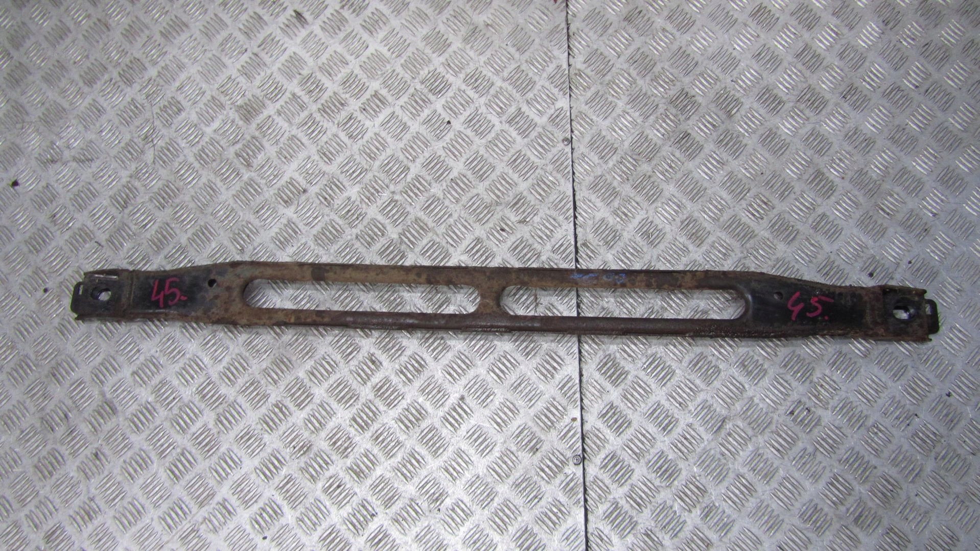 092/045 - VOLVO XC60 БАЛКА ПОД РАДИАТОРЫ 08-13 45