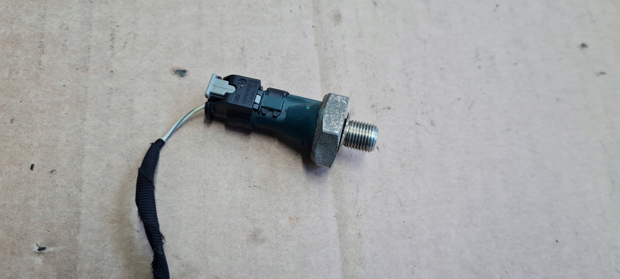 Q3 83A sensore pressione olio 2.0 TFSI 06L919081 A4 B9 8W A5 Q5 80A