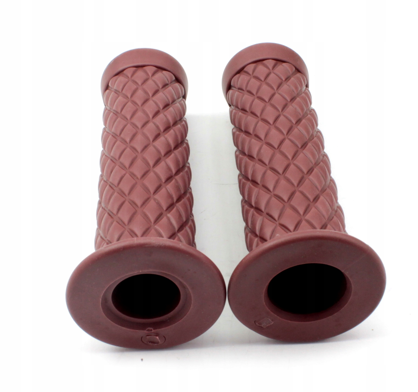 CAFE RACER BOBBER GUMOWE MANETKI 22MM BEZ OTWORU Producent Wilmat