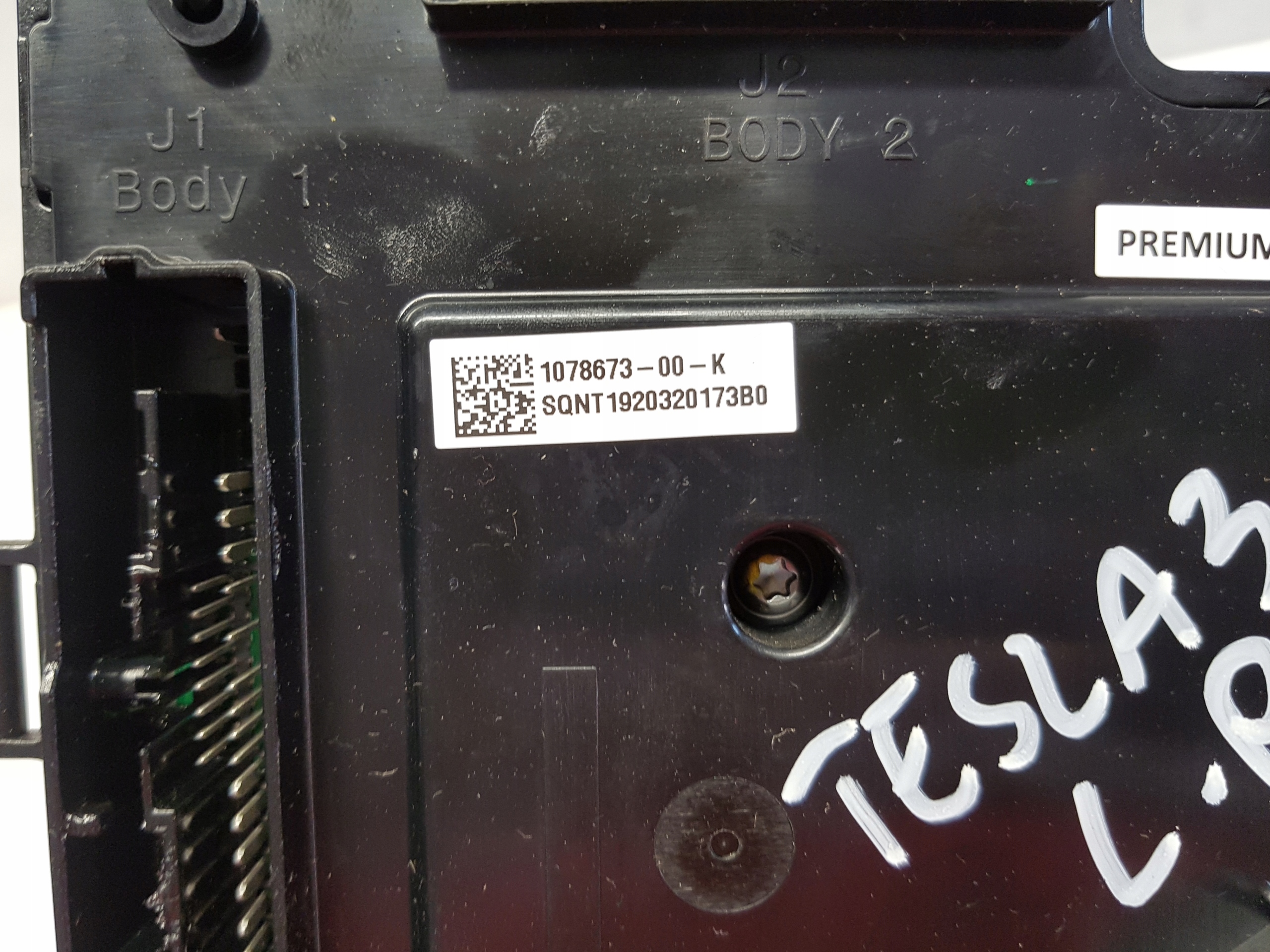 TESLA MODEL III 3 modul Bedienteil links vorne