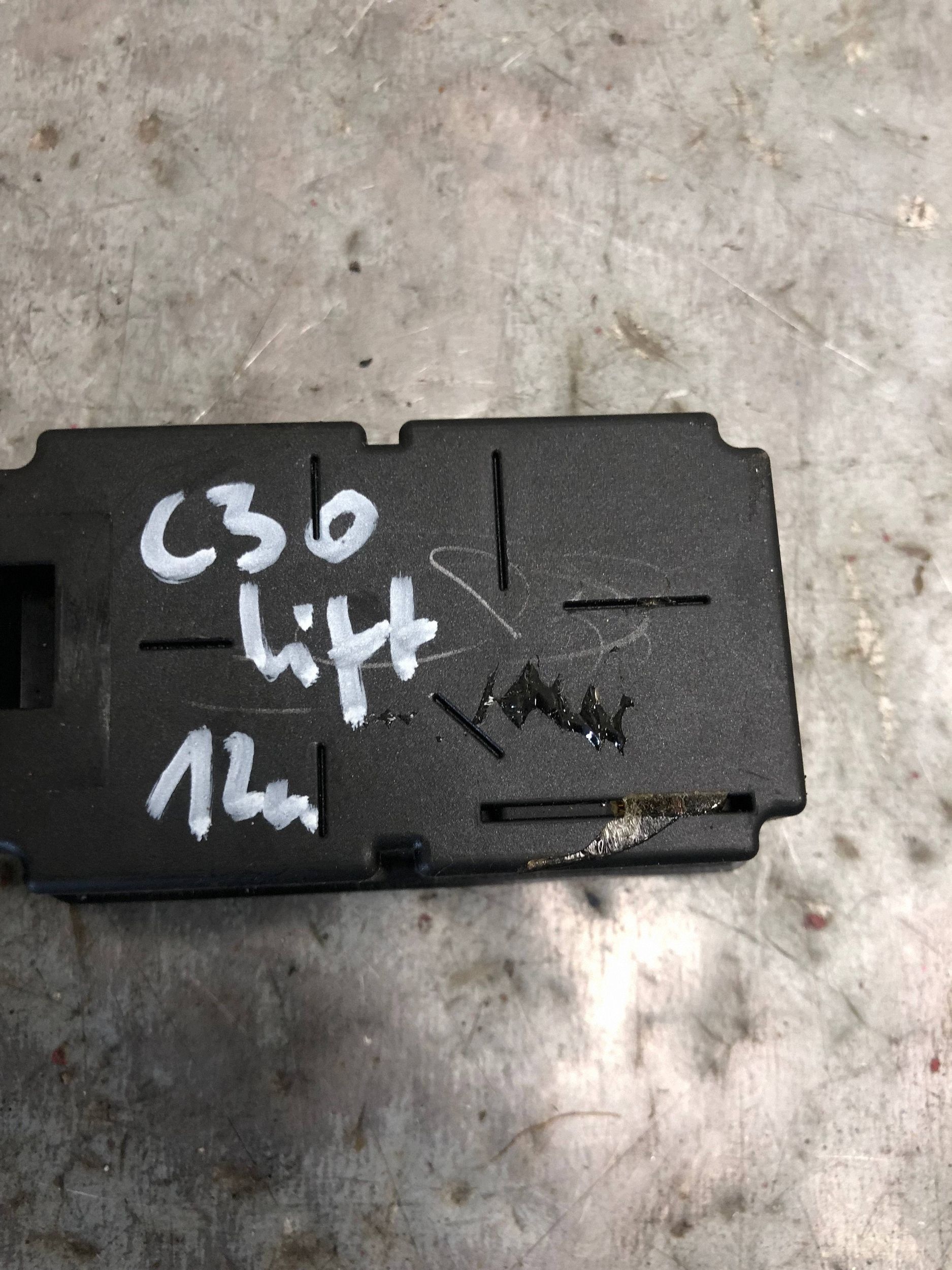 module unité de commande électronique uce de la serrure central VOLVO C30 LIFT 31268992