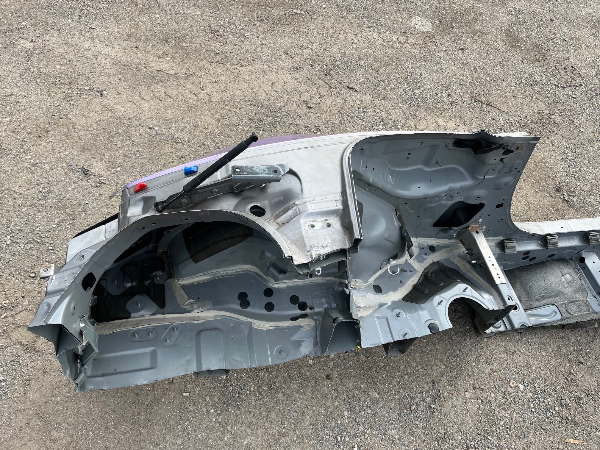 quarter rear left fender rear left side Nissan 370z Cabrio 2009