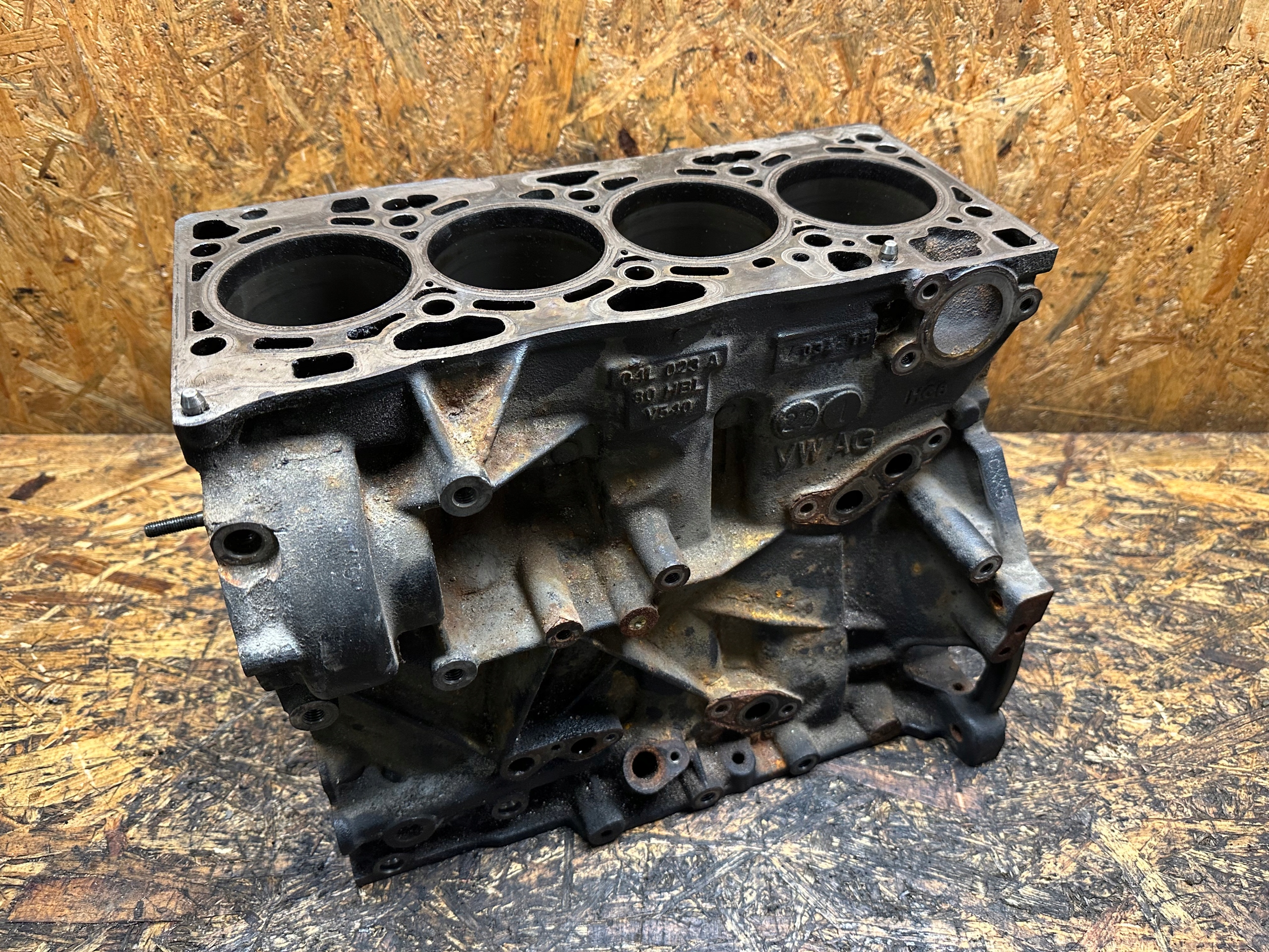 BLOK SILNIKA 1.6 TDI CXX