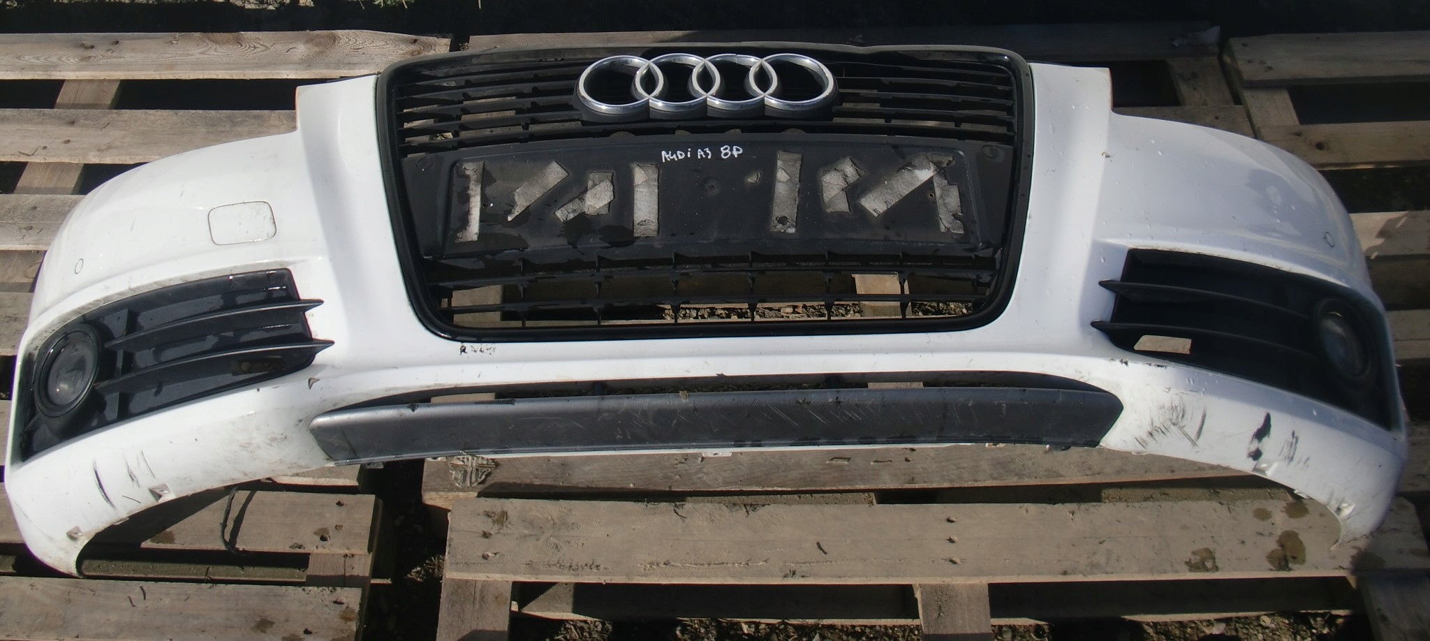 AUDI A3 8P LIFT DUZY grill bumper front BIALY