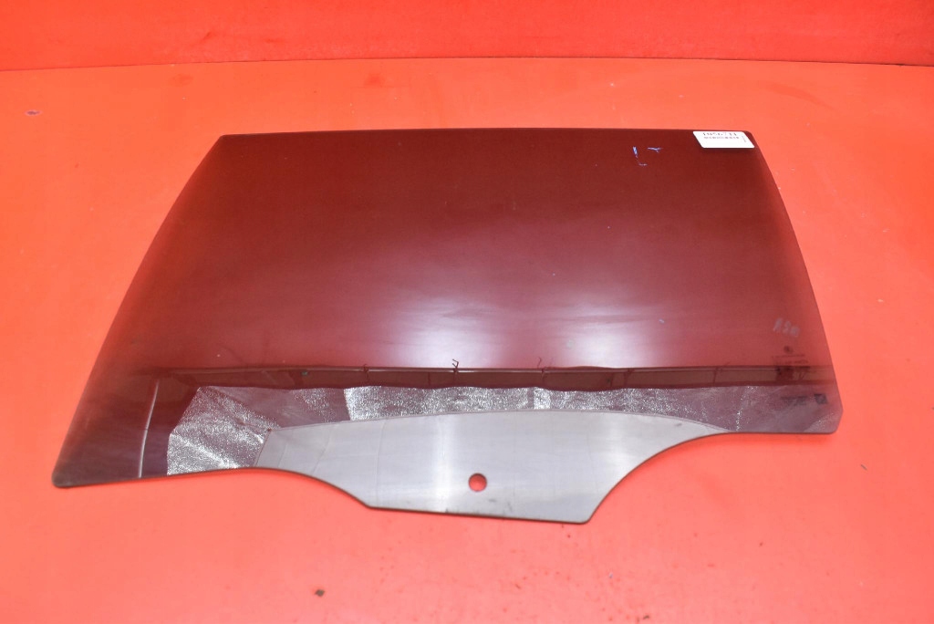 window side left rear part rear SKODA OCTAVIA 4 IV KOMBI 19-24
