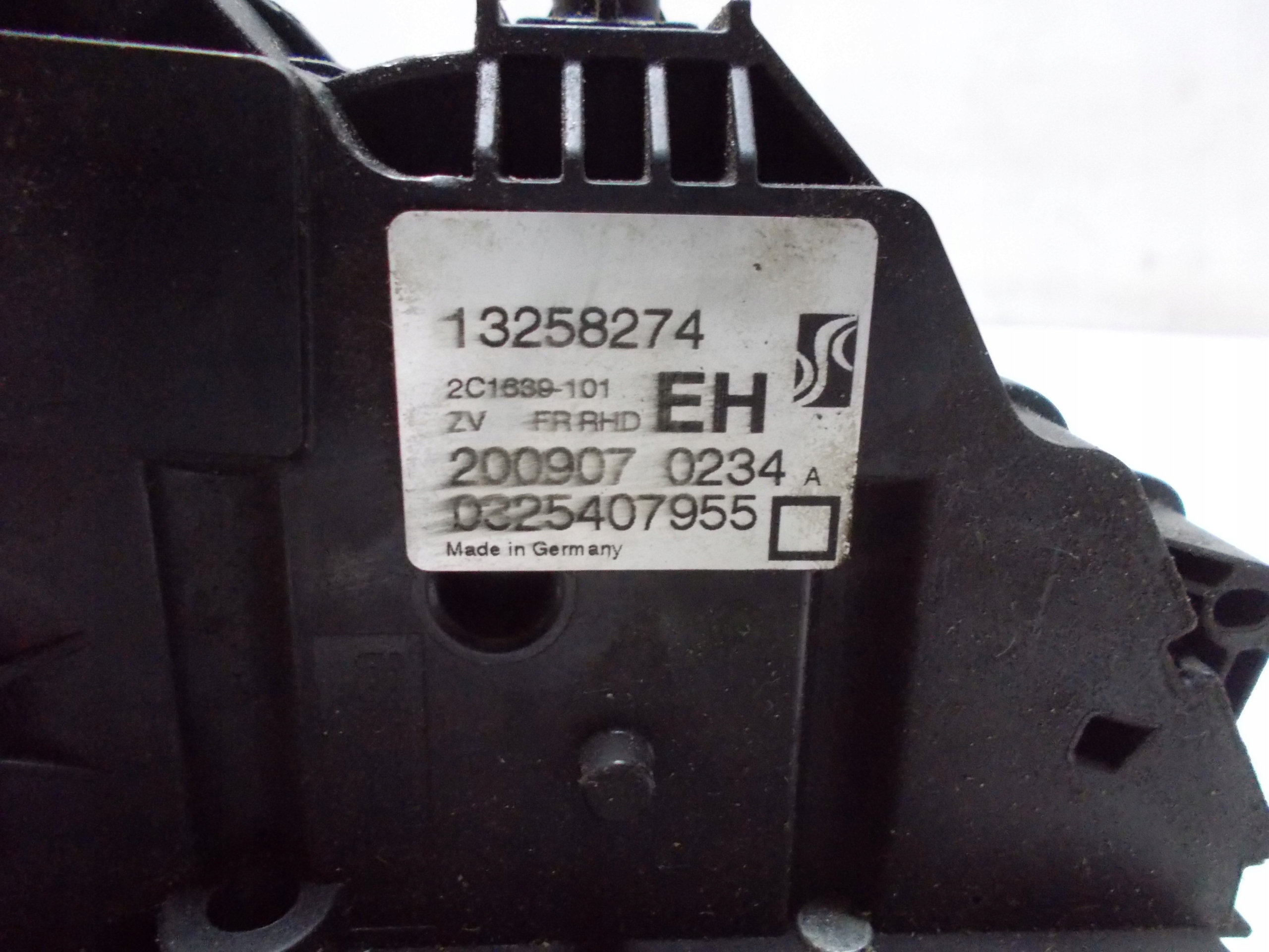 OPEL CORSA D 1.2 B 07R lock door right front 13258274