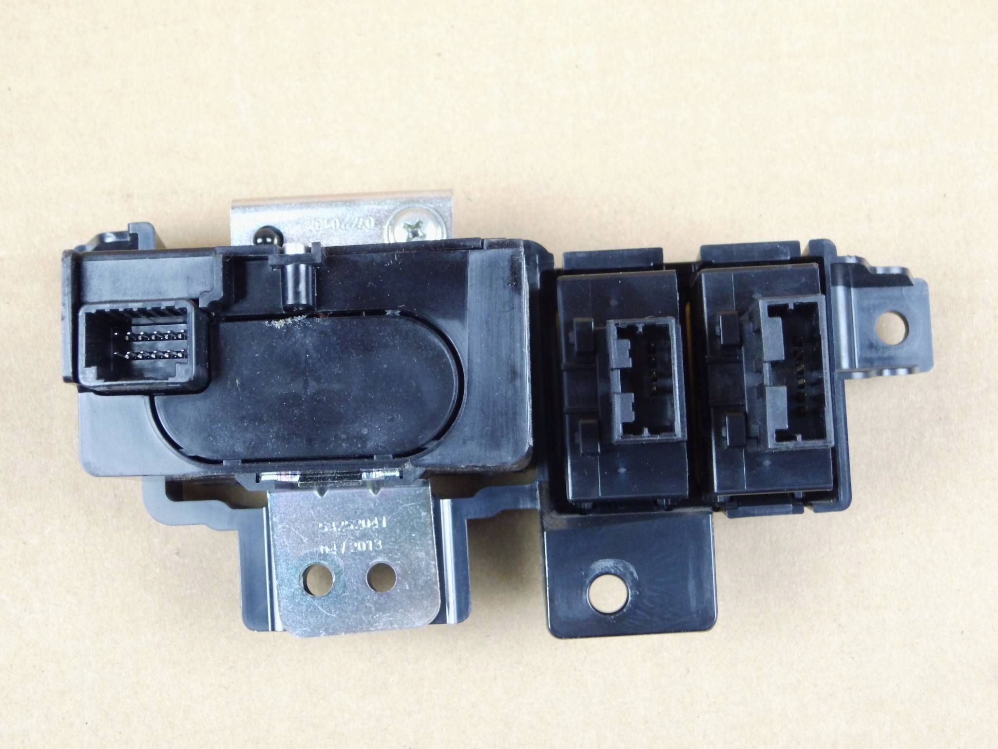 Infiniti FX II QX70 ignition switch kontroli trakcji 285F51CA0A