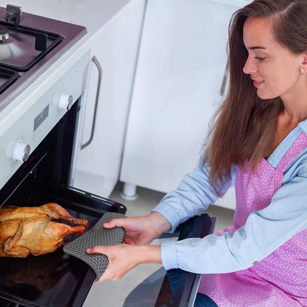 SILIKONOWA PODKŁADKA POD GARNEK, GORĄCE NACZYNIE Wymiary 18,5x18,5