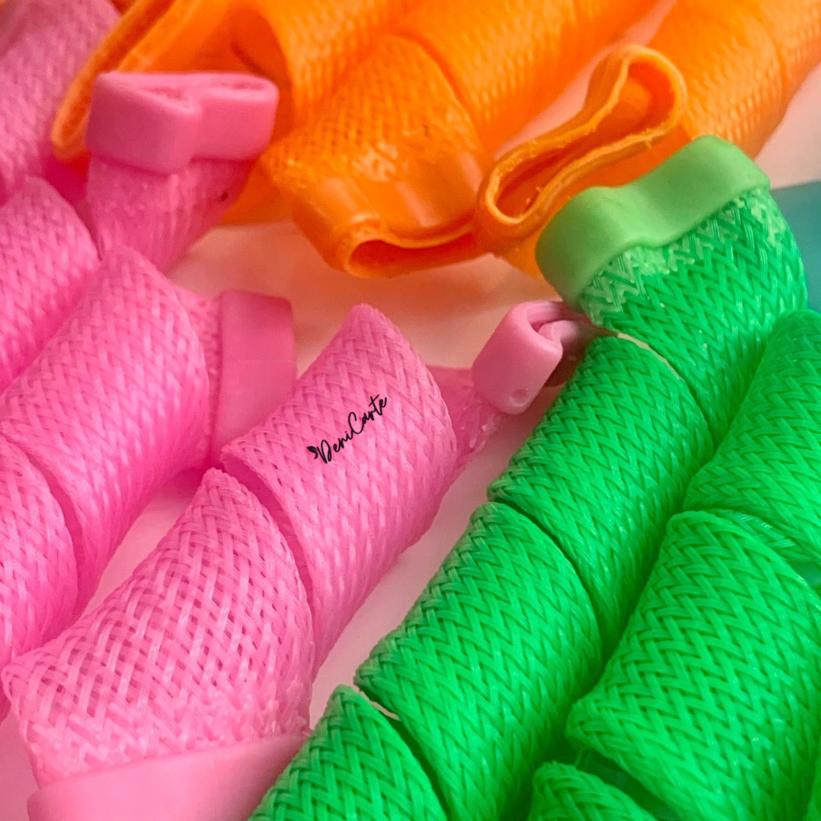 PAPILOTY DO WŁOSÓW WAŁKI SPIRALNE MAGIC LEVERAG 18 Marka Deni Carte