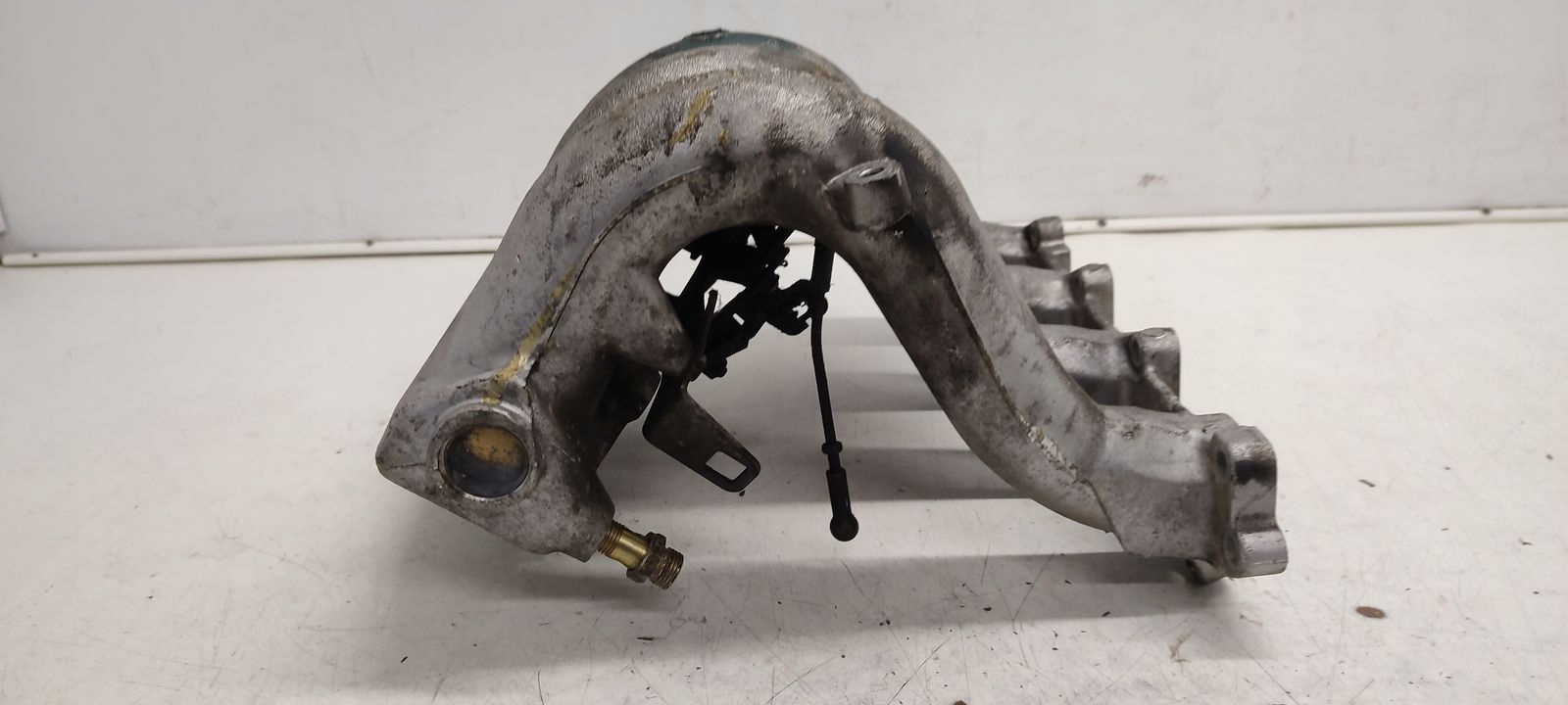 intake manifold dolotowy Mercedes W124 2,2