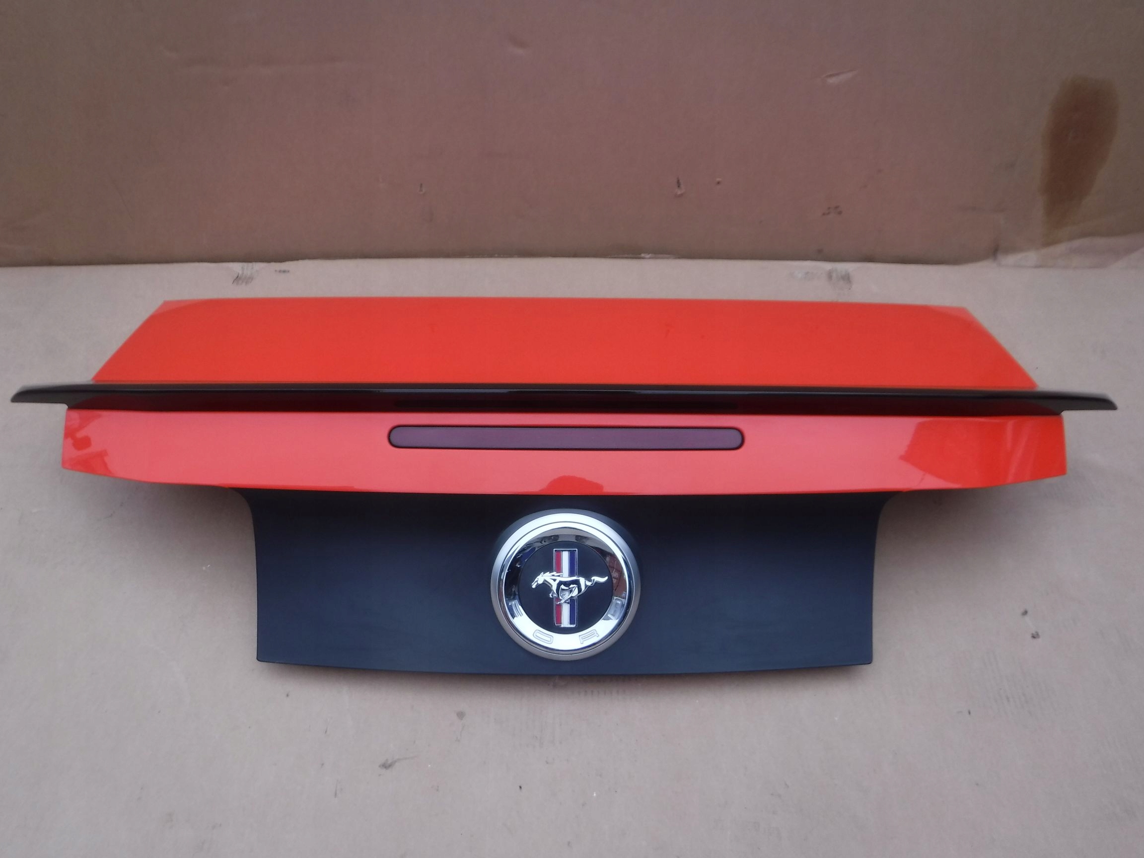 Klapa BAGAŻNIKA FORD MUSTANG V LIFT 10-14'' BOSS 302