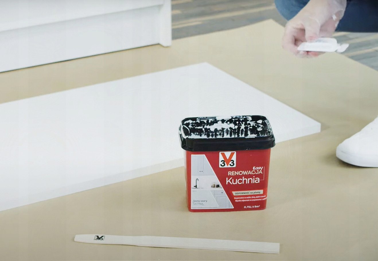 V33 FARBA EASY RENOWACJA DO KUCHNI BIAŁA 2L Marka V33