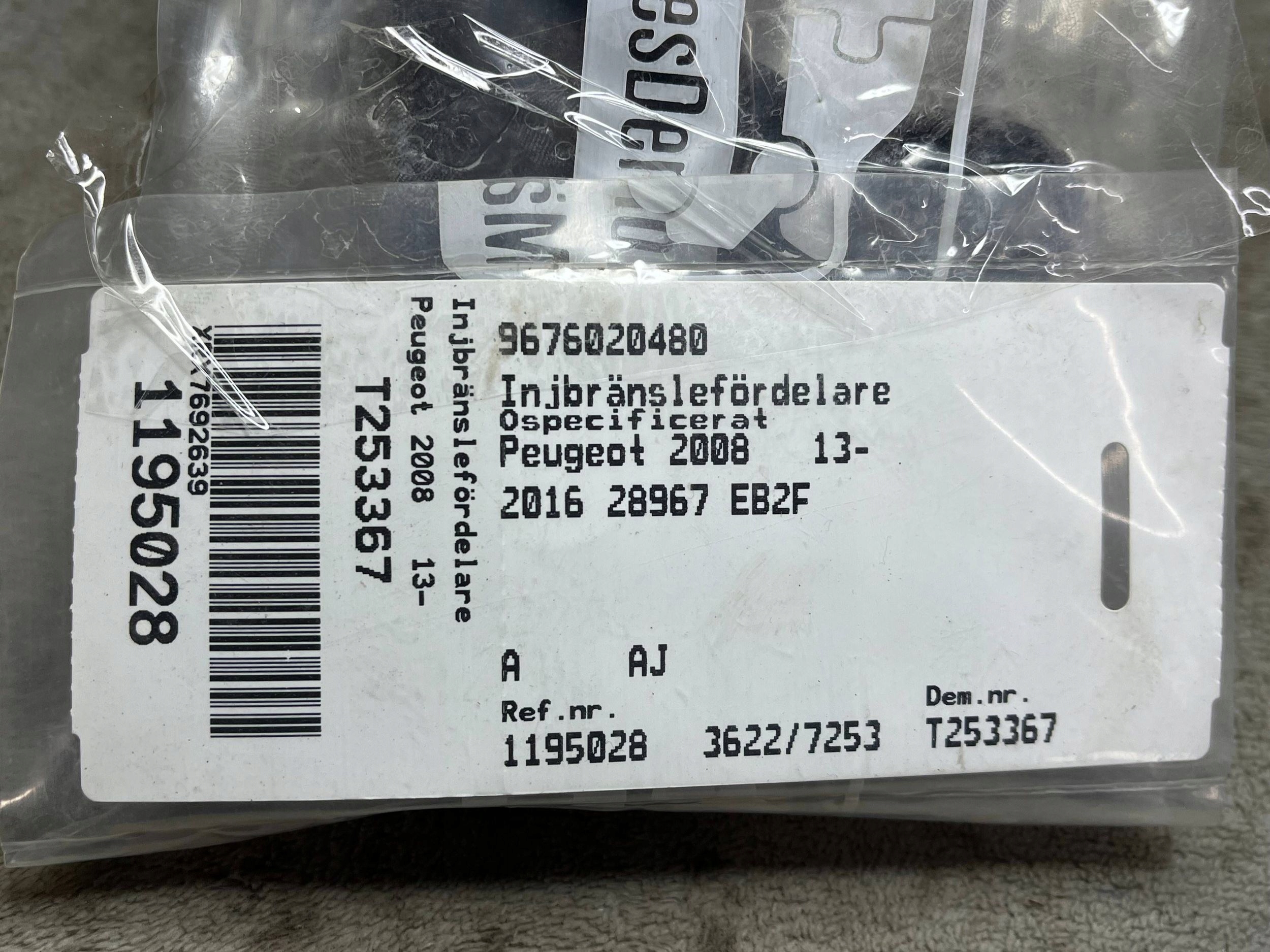 Rampe injection PEUGEOT 208 9676020480 !J