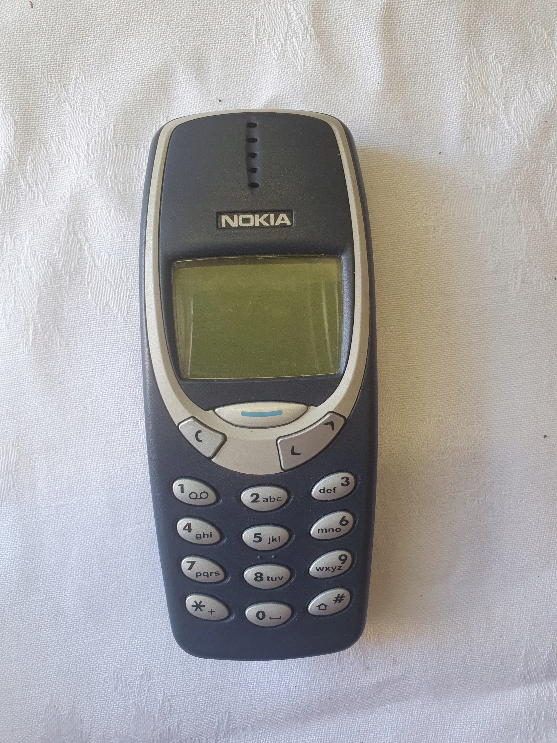 Stary telefon Nokia 3310