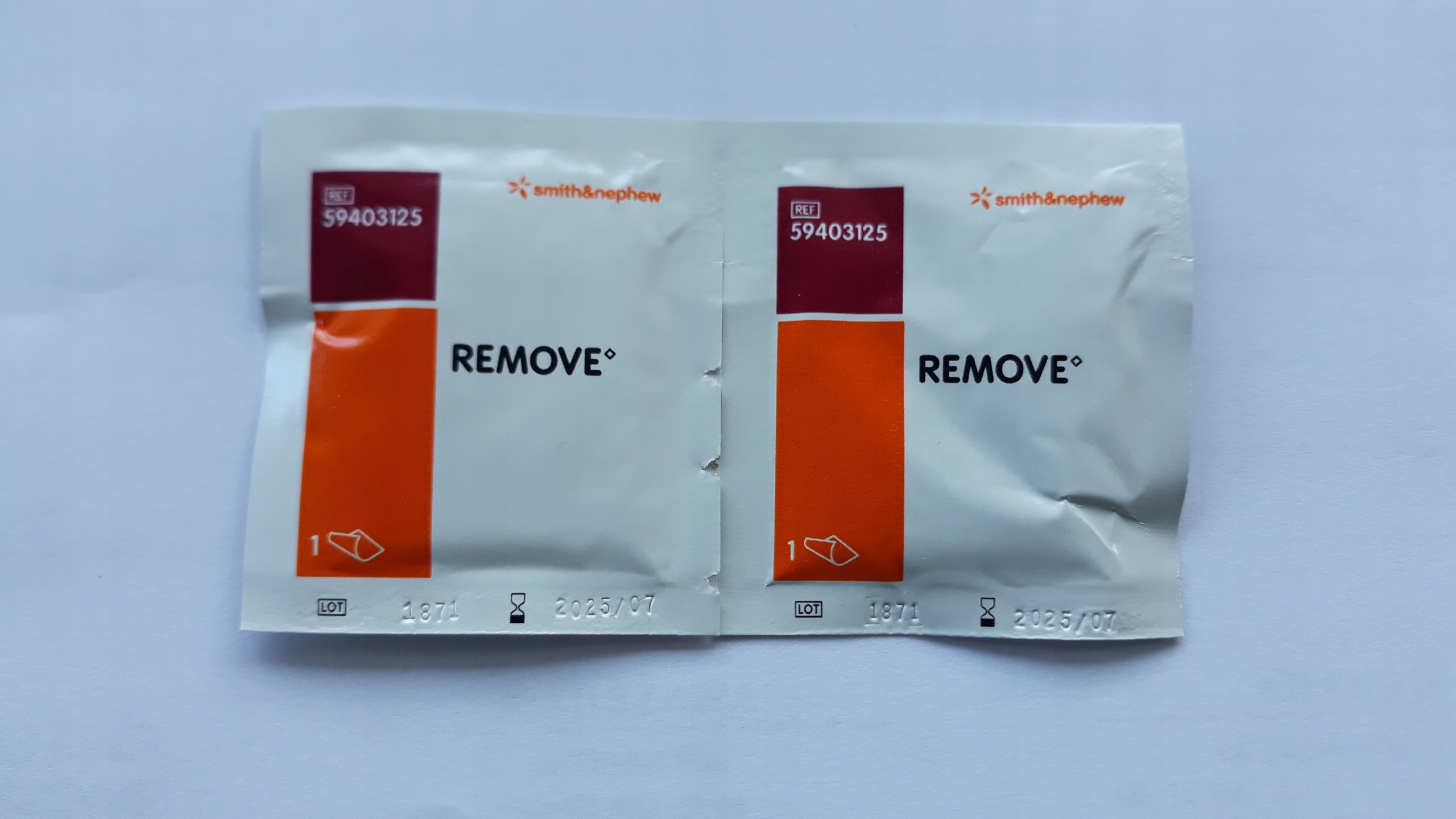 

Remove, dwie chusteczki do usuwania kleju,PROMOCJA