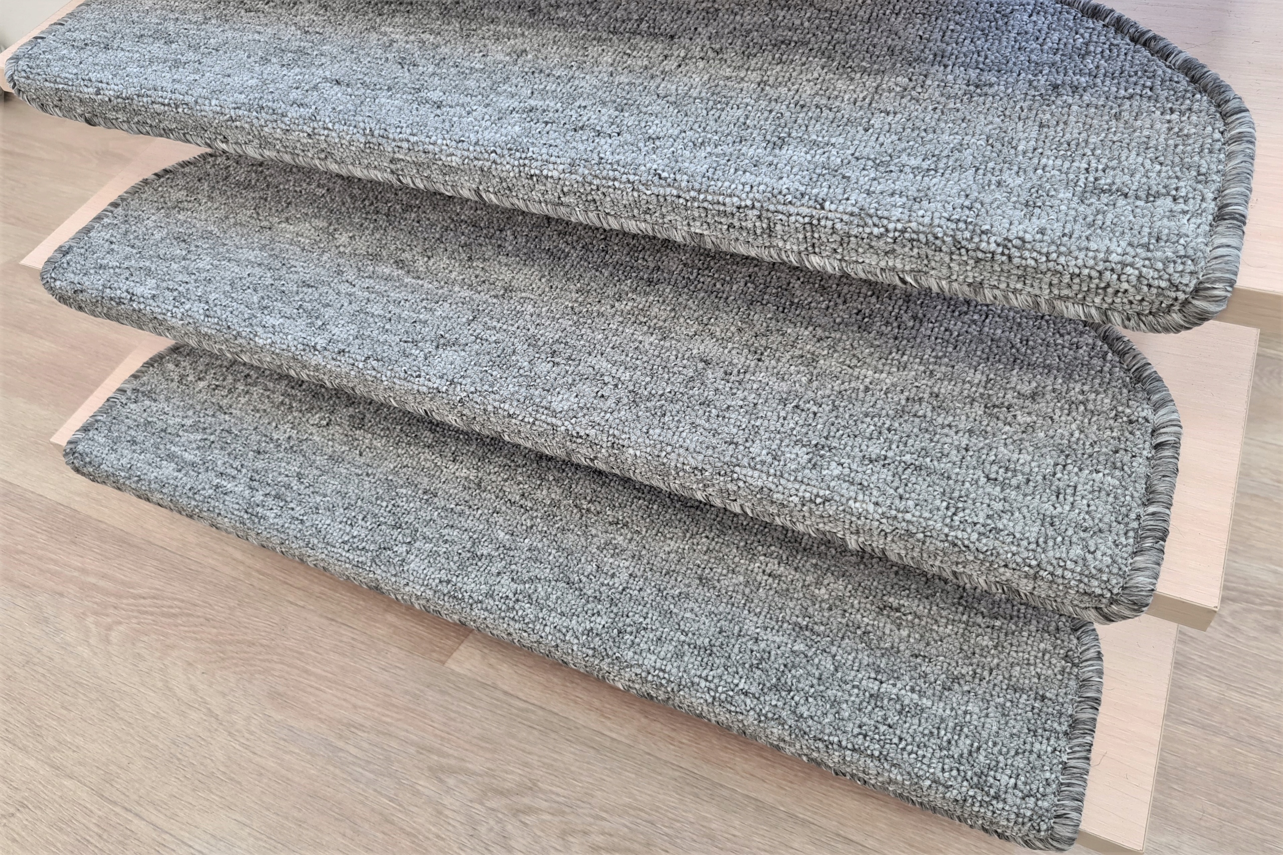 NAKŁADKI NA SCHODY DYWANIKI CHODNICZKI NA FILCU Kod producenta NAKŁADKI NA SCHODY dywaniki NA FILCU