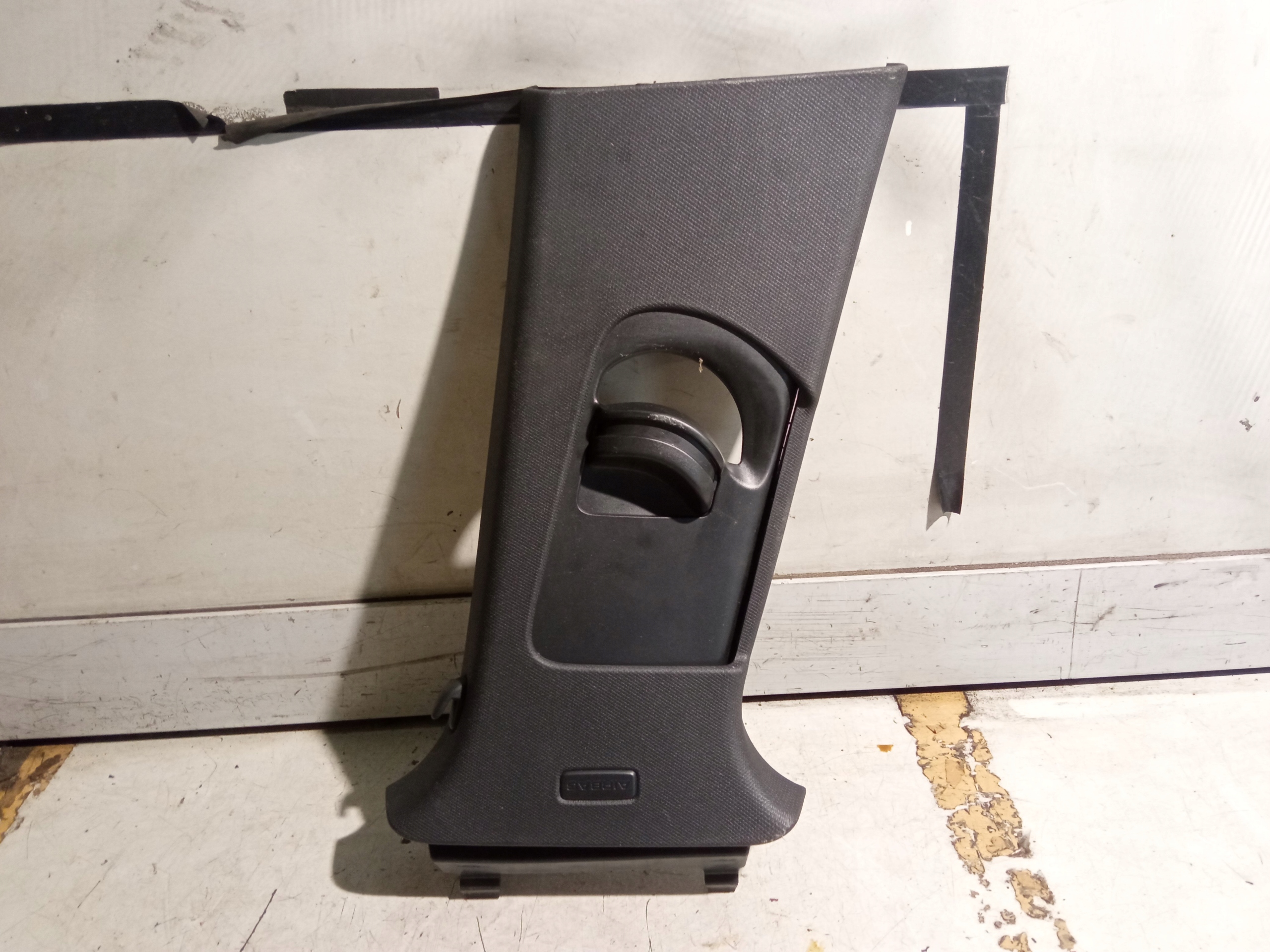 82G867244 - AUDI A1 II 82A накладка стойки П 19-