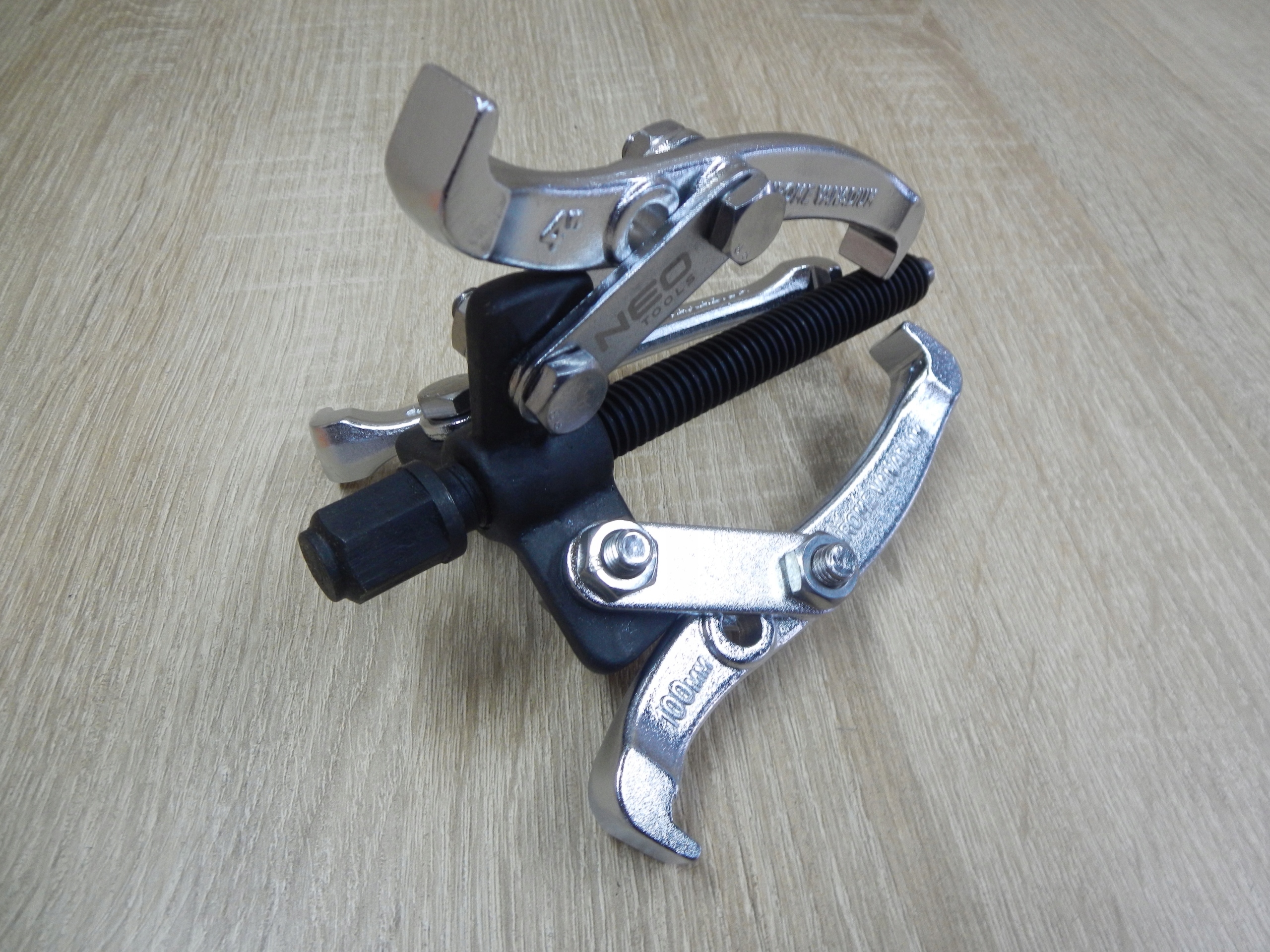 Ściągacz Hakowy łożysk trójramienny 4' SOLIDNY NEO Marka NEO TOOLS