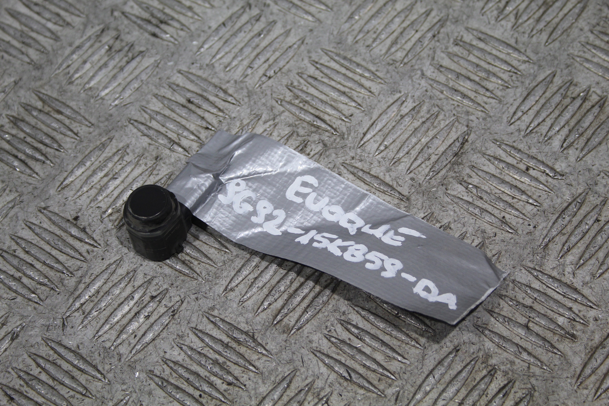 Sensor PDC der Stoßstange EVOQUE LIFT L538
