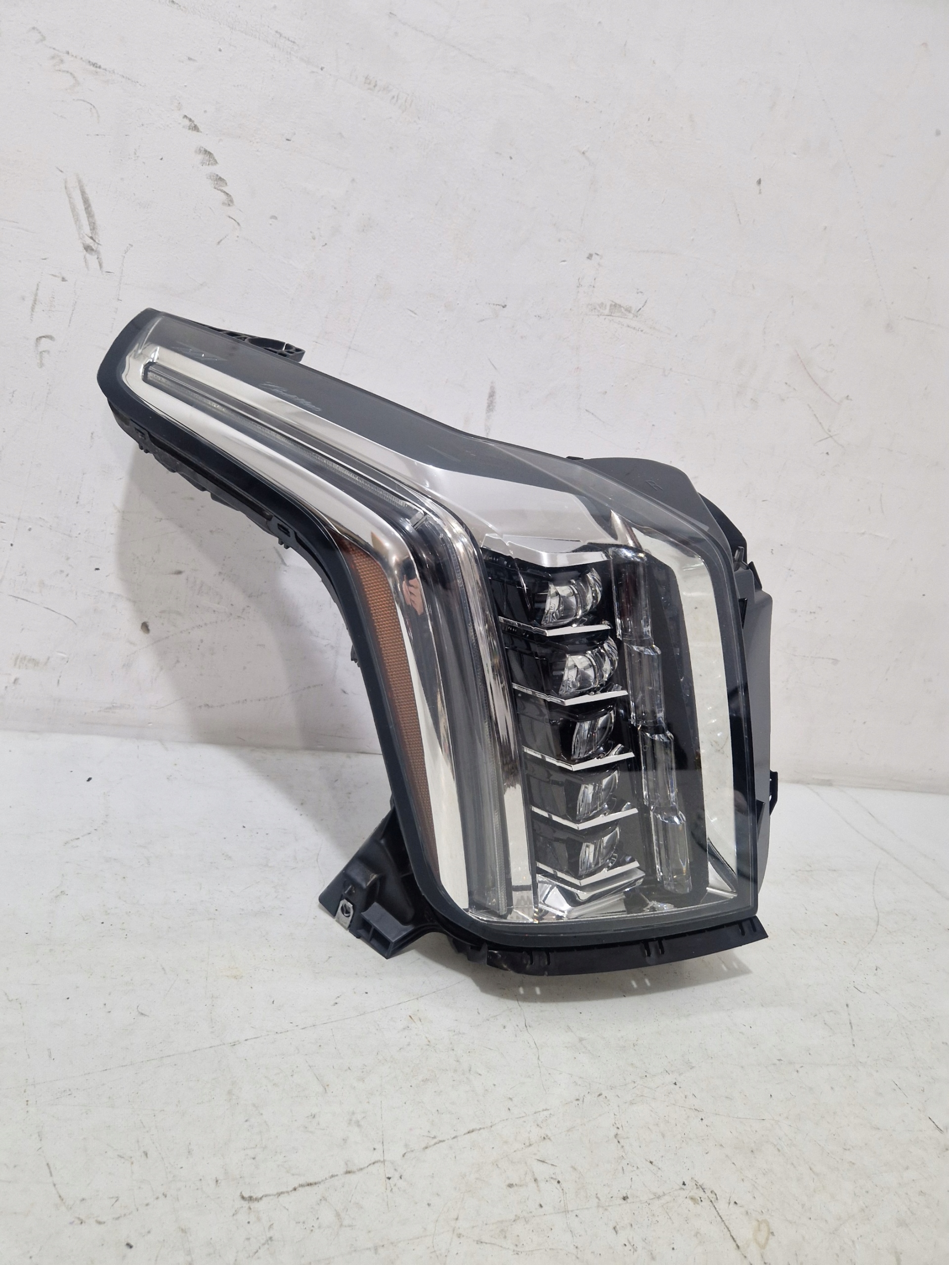 CADILLAC ESCALADE IV 2014- right light front FULL LED complete 23235749