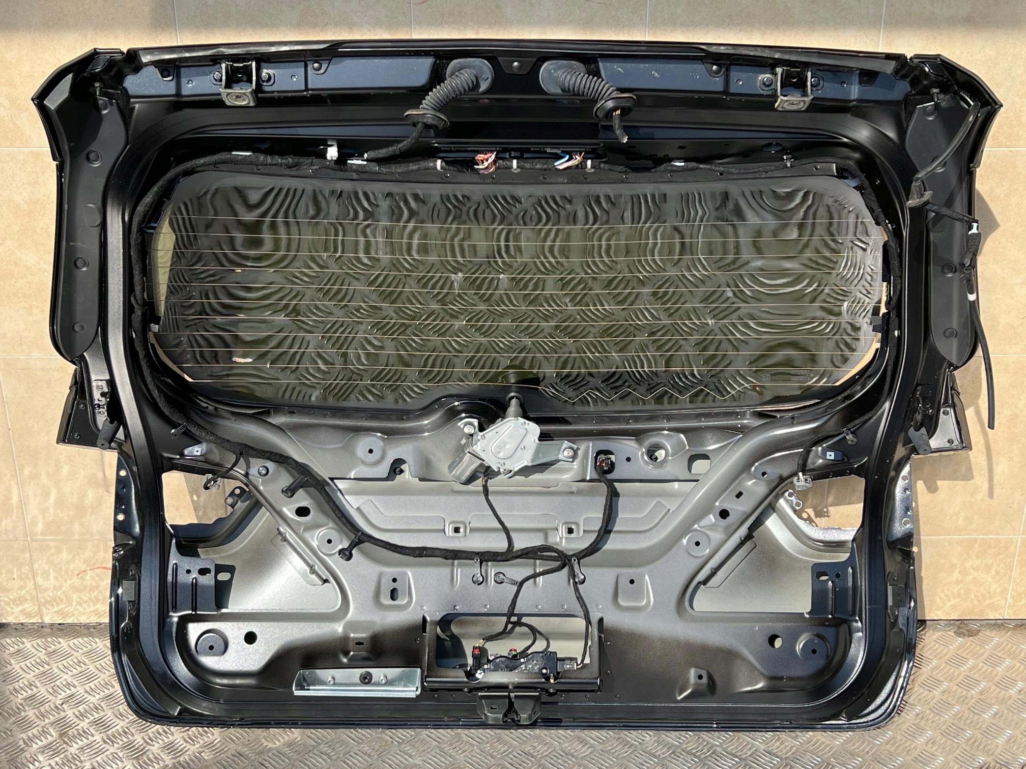 KLAPA TYLNA JEEP COMPASS II KAMERA Producent części Jeep OE