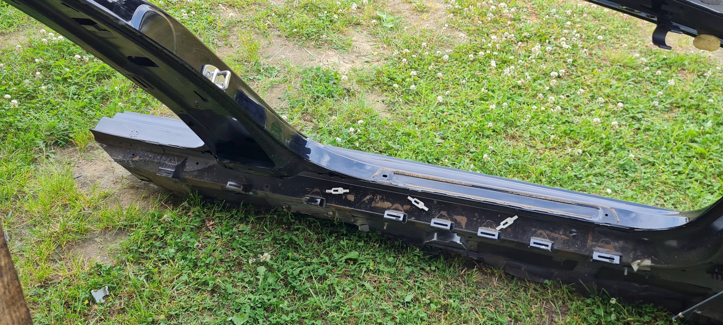 A4 B9 8W S4 pillar threshold side RAMA A and B left left front quarter LY9T