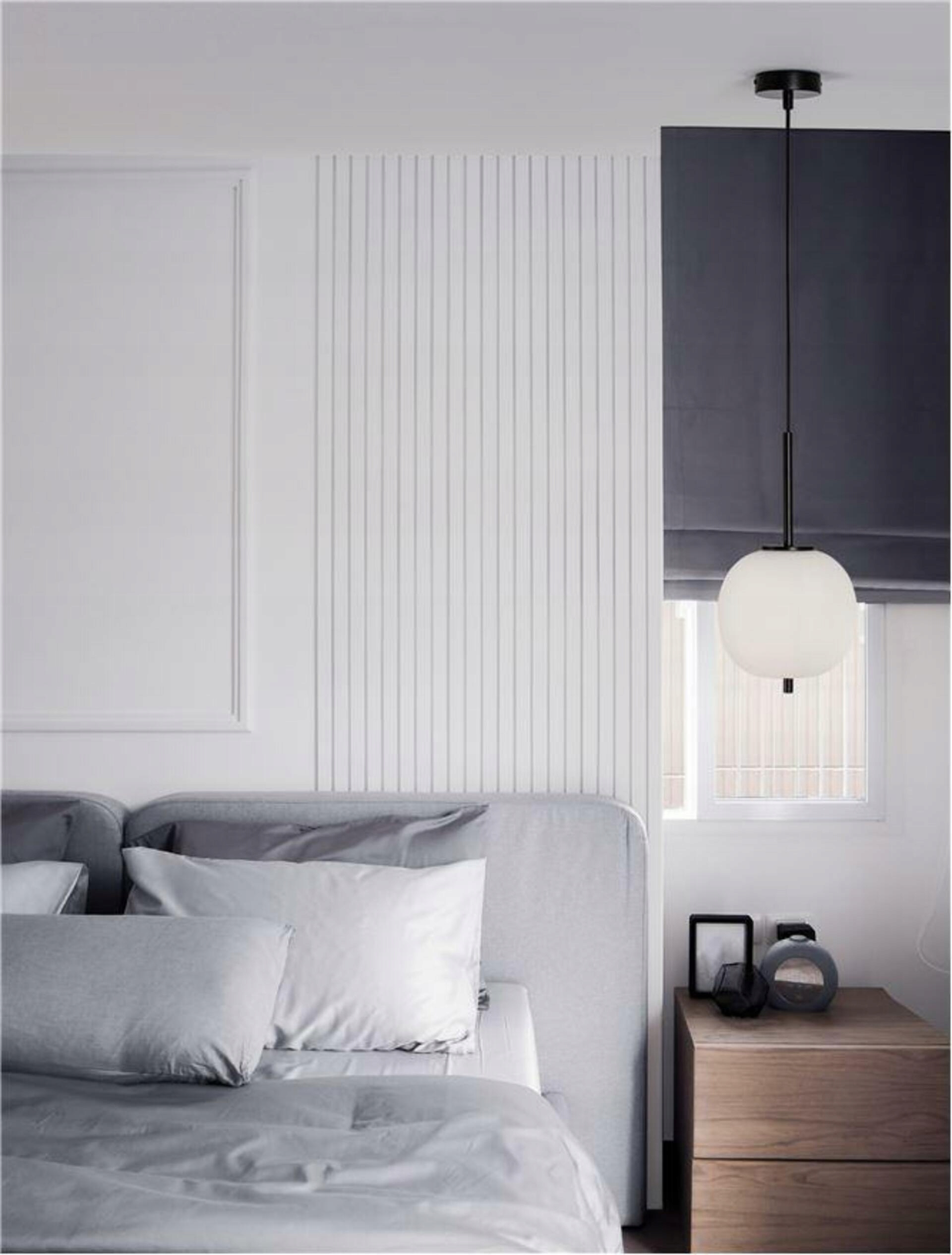 Nova Luce závesné svietidlo Lato čierny kov a opálové sklo E14 1x5W 230V IP20