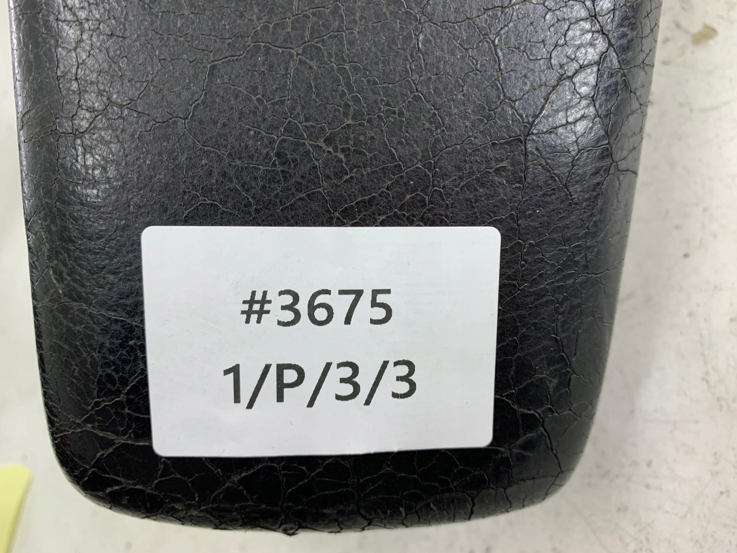 Audi A6 C5 подлокотник кожа 4b0864245M