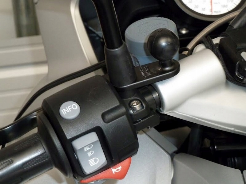 RAM MOUNT PODSTAWA Z 11MM OTWOREM GŁOWICĄ OBROTOWĄ Producent inny