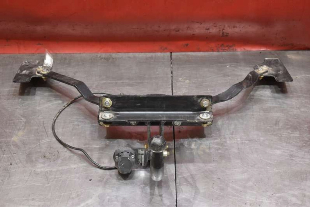 HAK HOLOWNICZY VOLVO V50 03-11