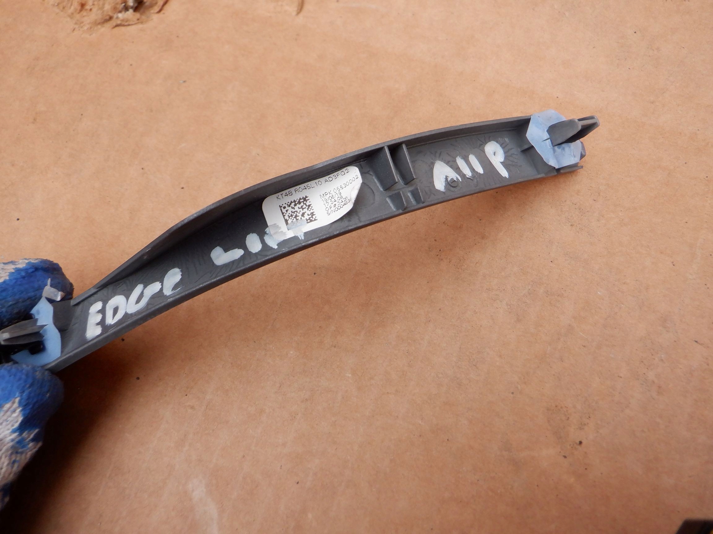 LISTWA DEKOR FORD EDGE LIFT 2019 Part number KT4T
