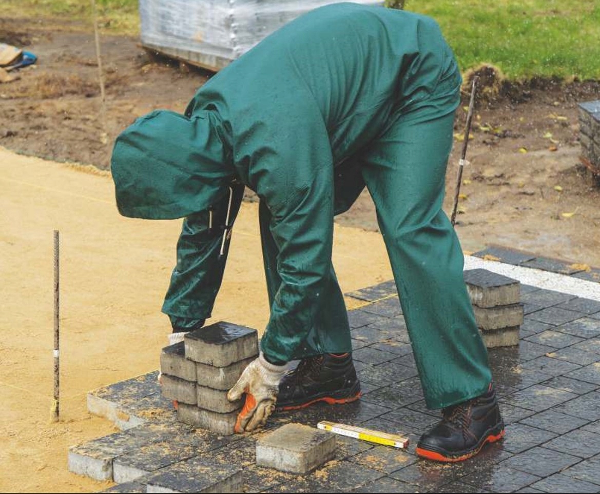 UBRANIE PRZECIWDESZCZOWE WODOODPORNE OGRODNICZKI + KURTKA PROS 101/001 62 Właściwości wodoszczelne