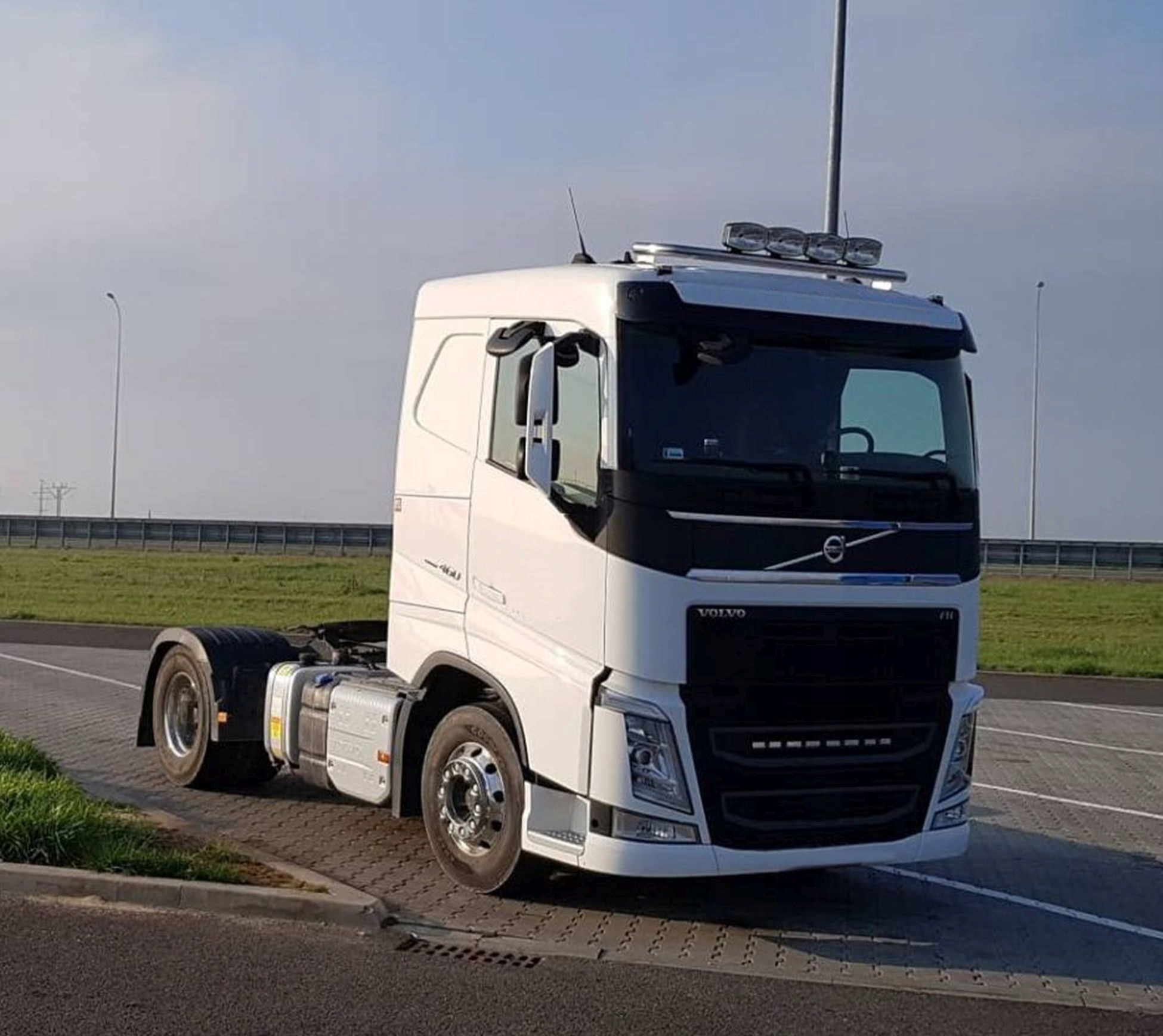 Orurowanie dachowe Volvo FH4 FM (niska kabina)