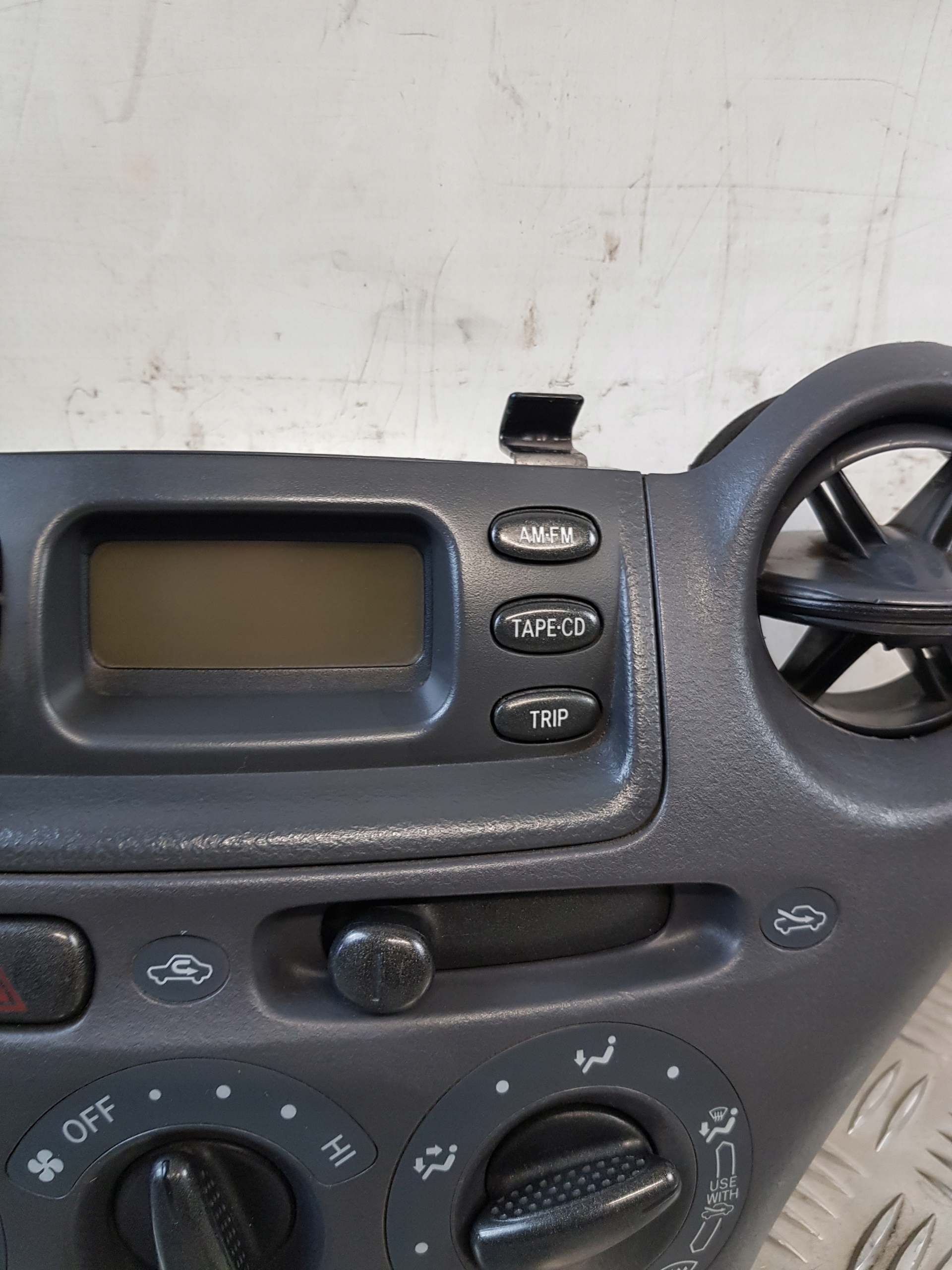 PANEL BOCCHETTE 758268-701D + Schermo RADIA 8611052011B0 TOYOTA YARIS e