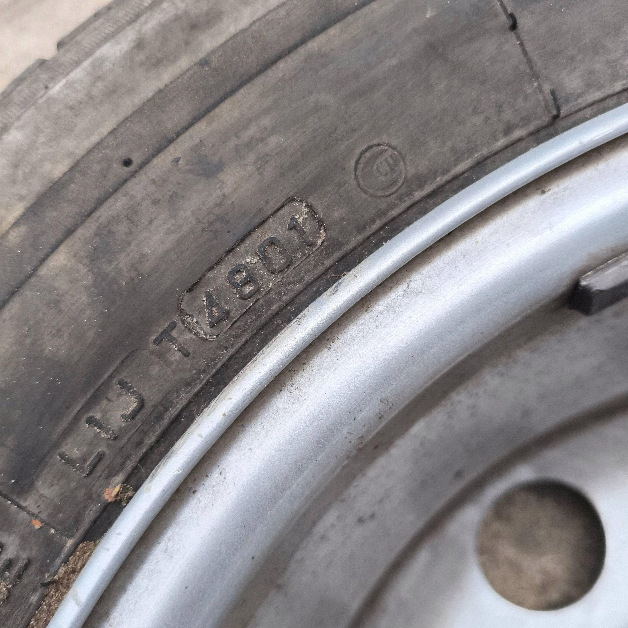 disc 15 Audi A3 S3 8L 2002 (tyre gratis)