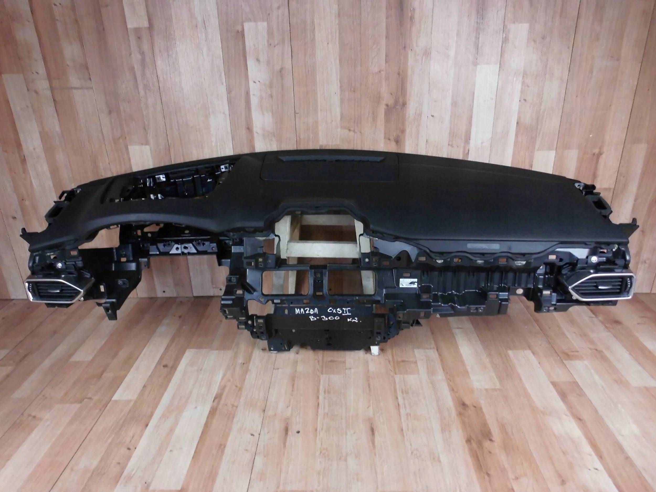 Mazda CX-5 II 2018-2022 dashboard instrument panel cockpit below head up