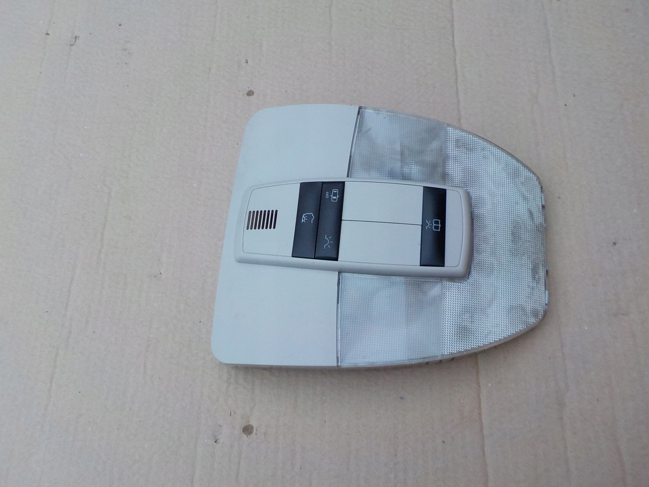 A1698203901 - лампа освітлення салону mercedes w245