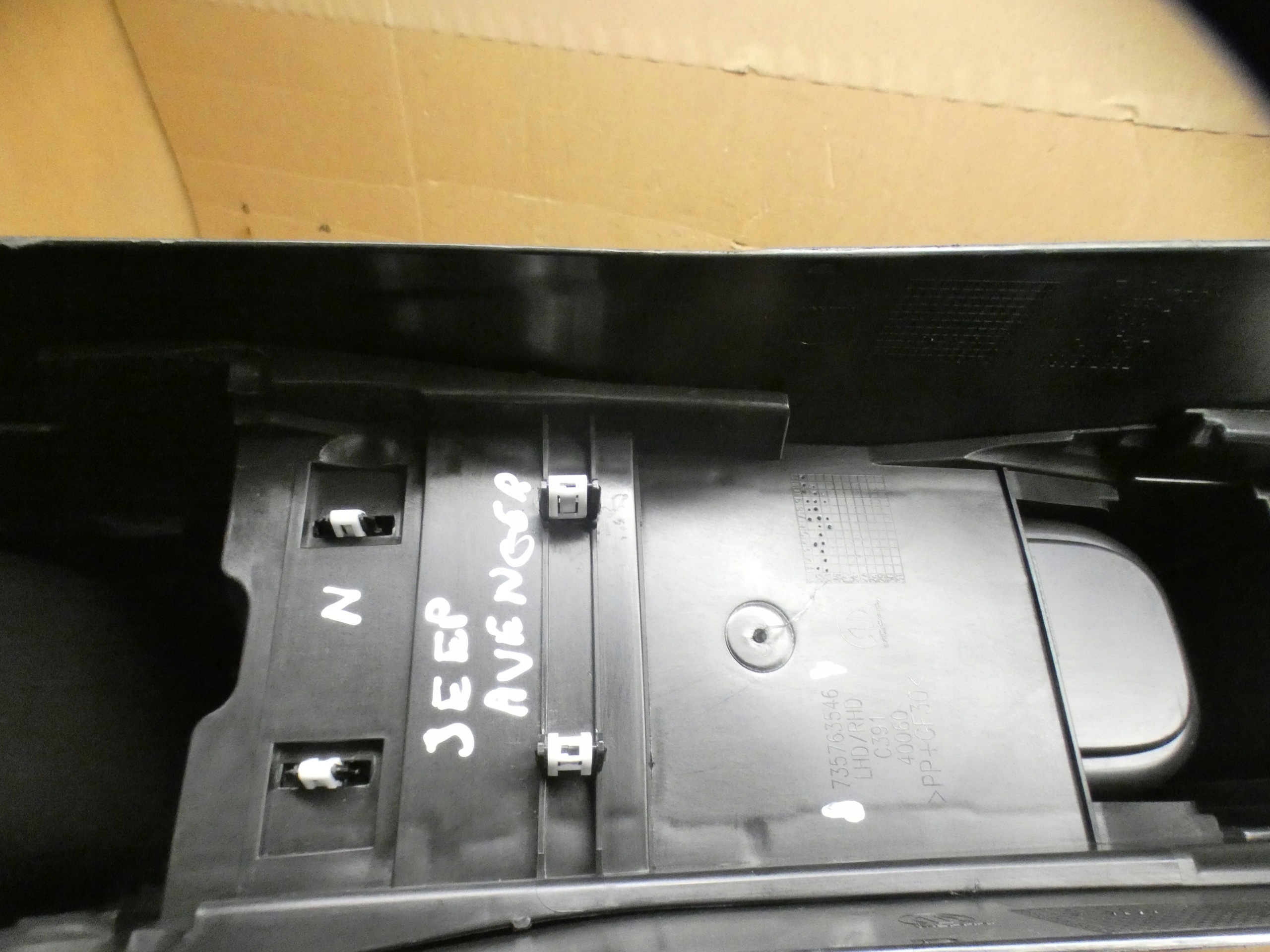 JEEP AVENGER 24r. Tunel central armrest 735763546