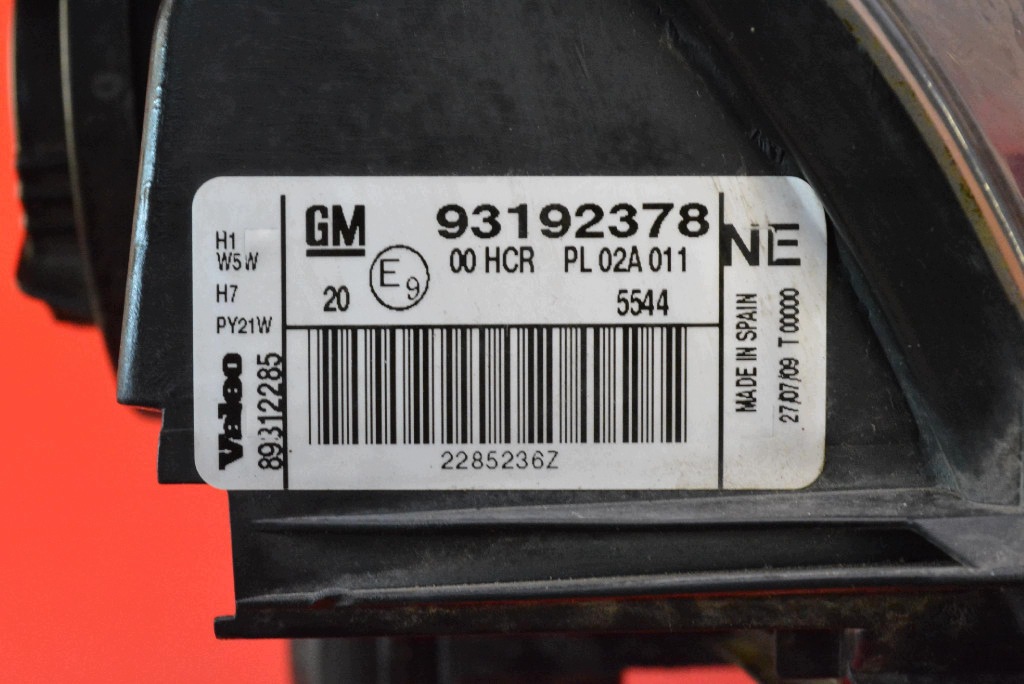 REFLEKTOR right light front lens EU 93192378 OPEL VECTRA C LIFT 05-09