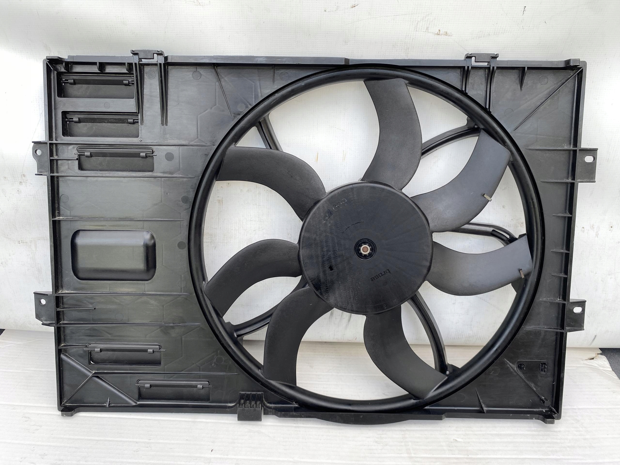 VW TRANSPORTER T6.1 2.0TDI 19- ventilátor chladiče Z obal 7E0121207C