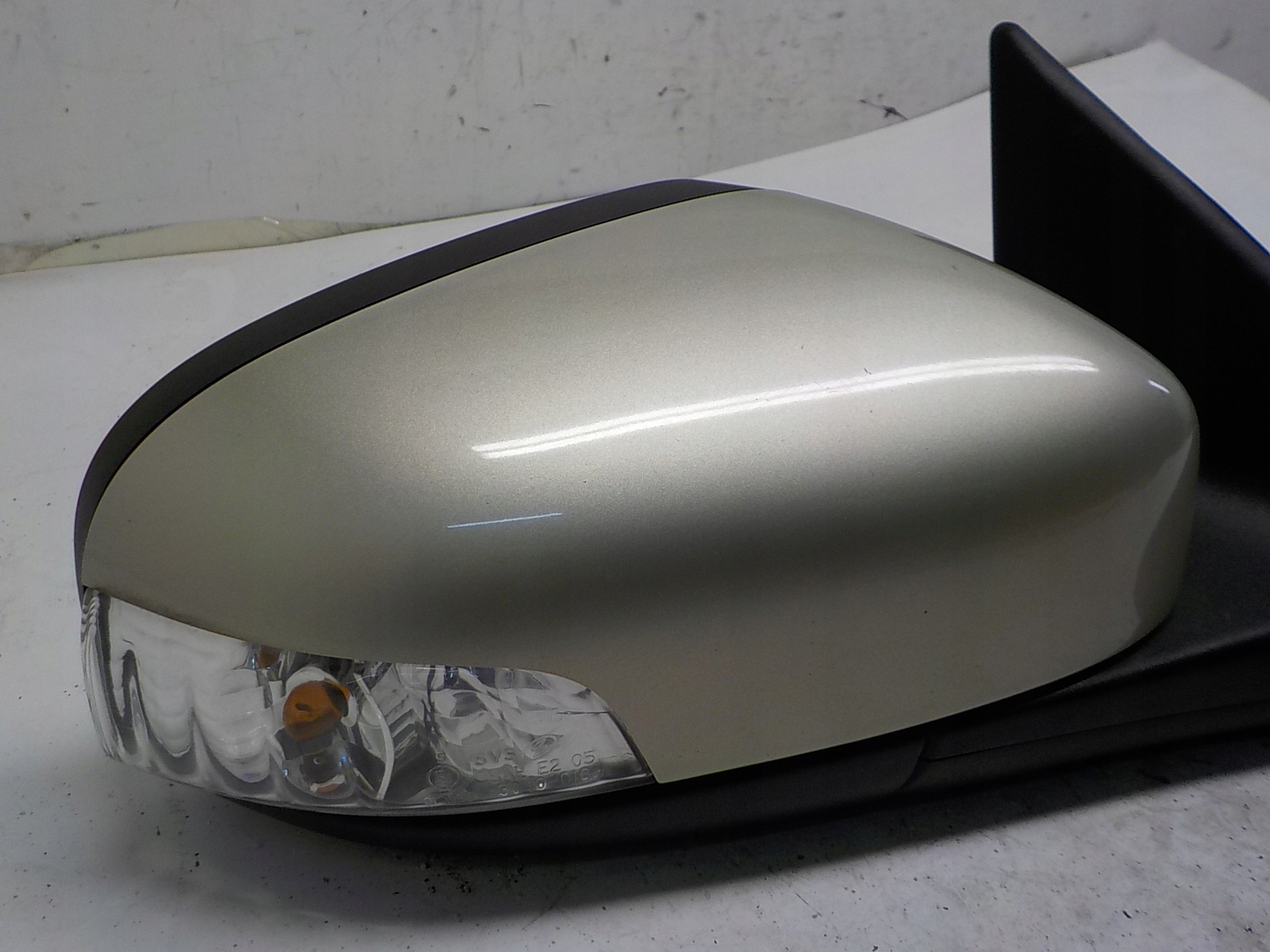 VOLVO S60 and LIFT mirror exterior right 14 vertical