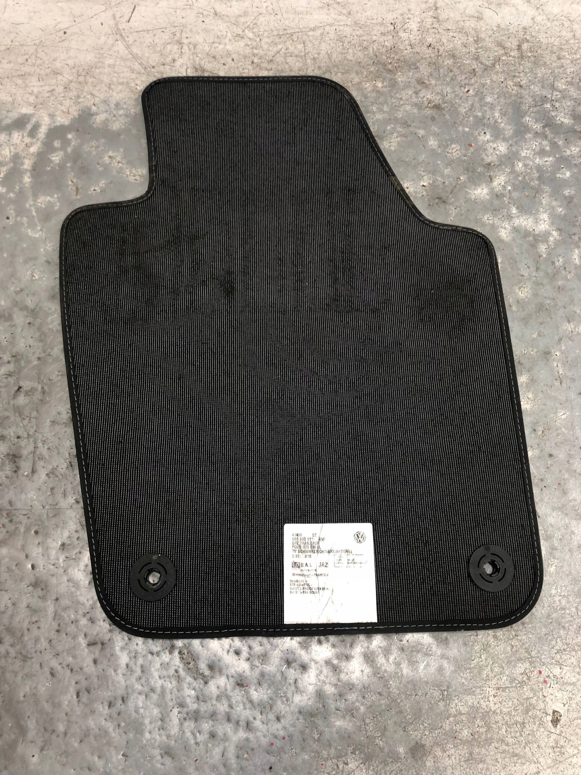 mat left front WELUR VW POLO V 6R 6R1863011