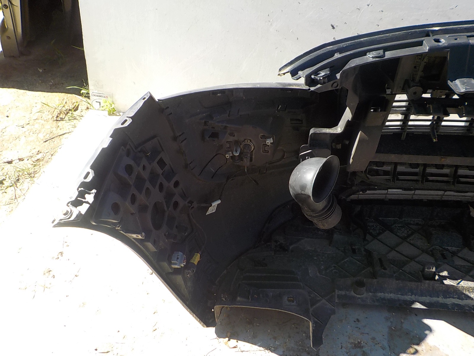 587 PEUGEOT 3008 09-13 bumper front front