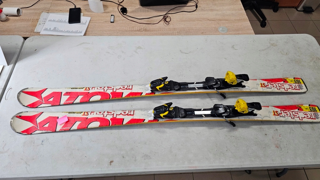NARTY ZJAZDOWE ATOMIC REDSTER SL 163CM STAN DOBRY GWR