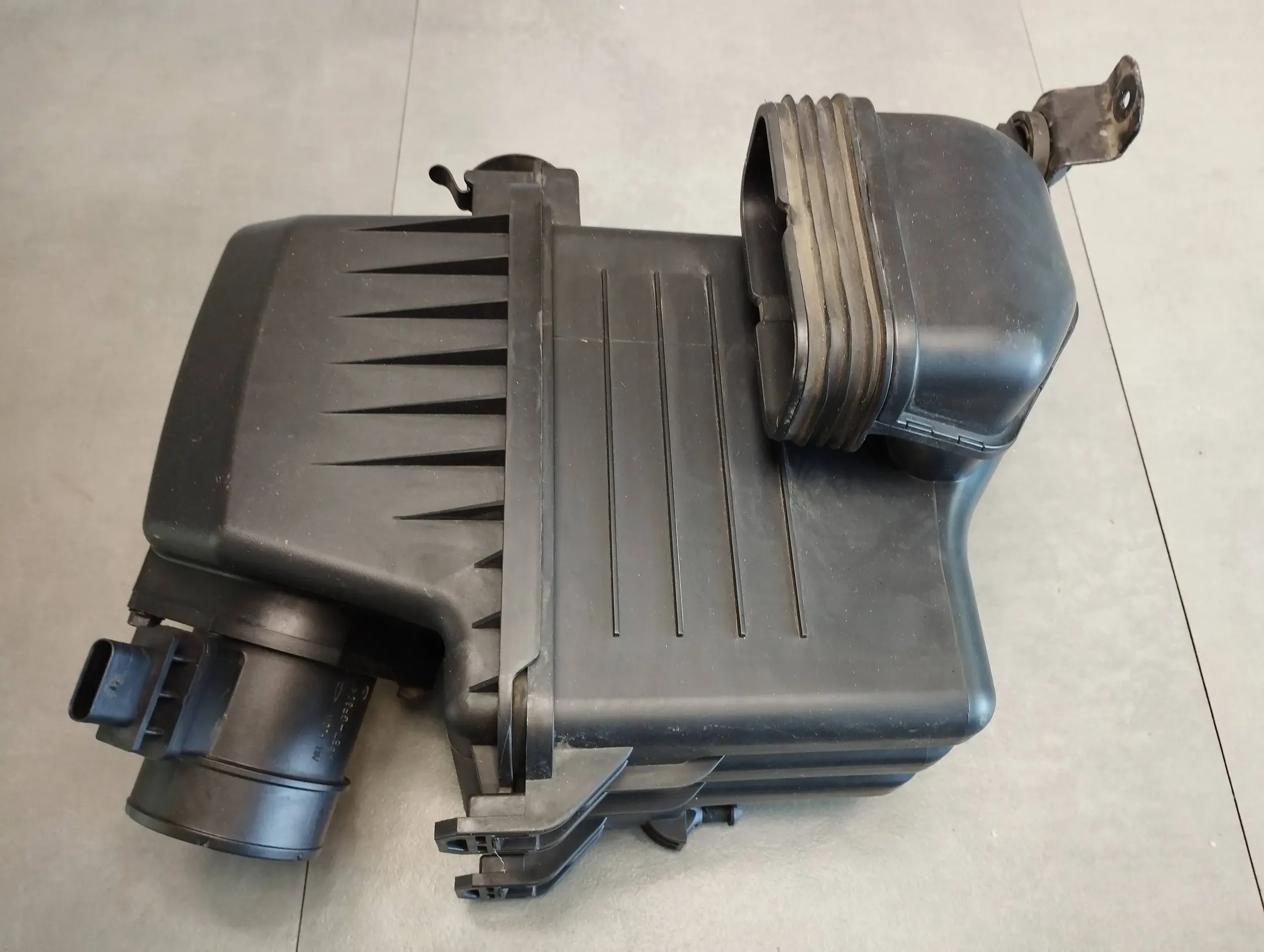 Hyundai ix35 1.7 CRDI Gehäuse filter luft 281102Y300